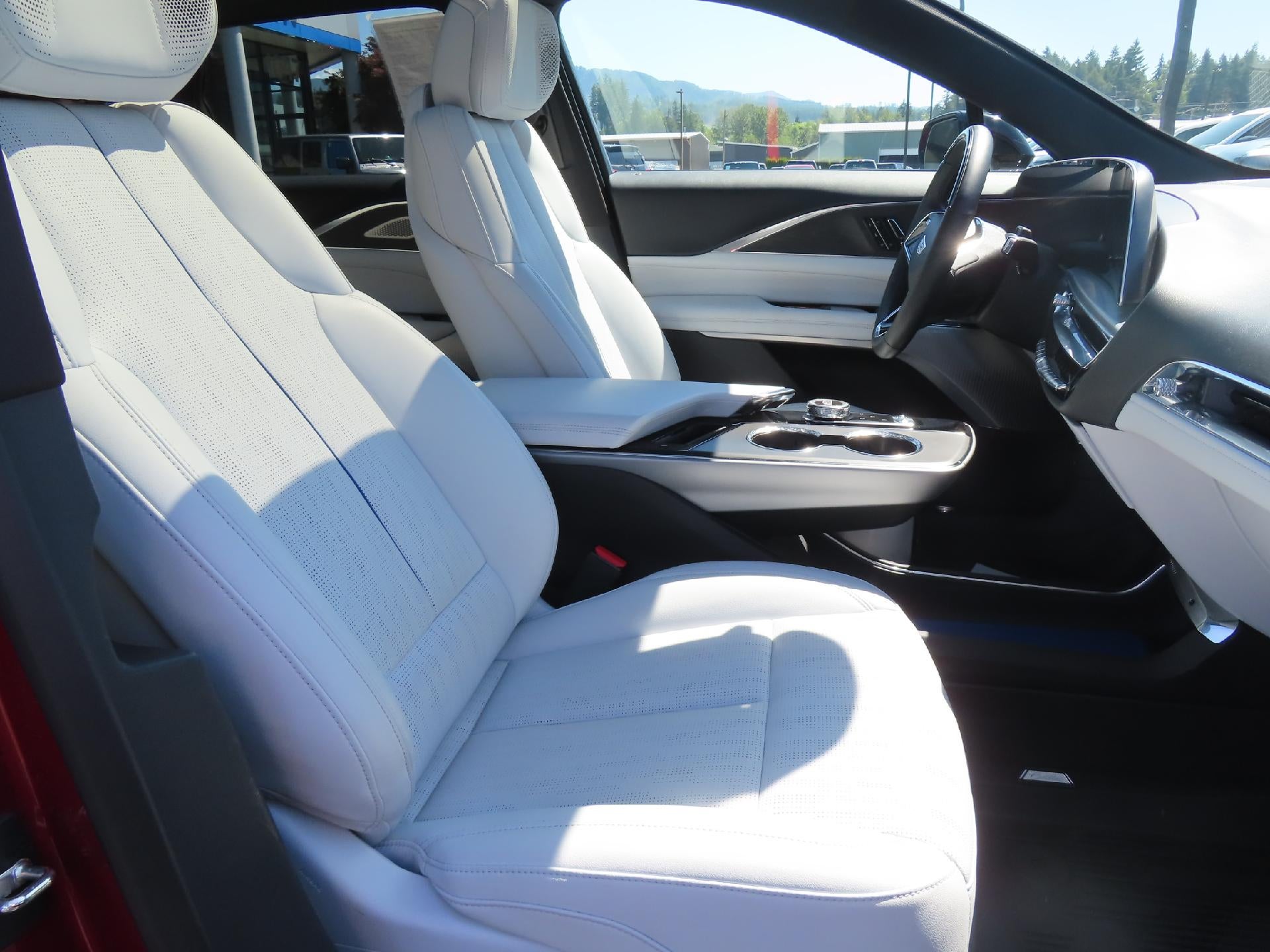 2024 Cadillac LYRIQ Sport