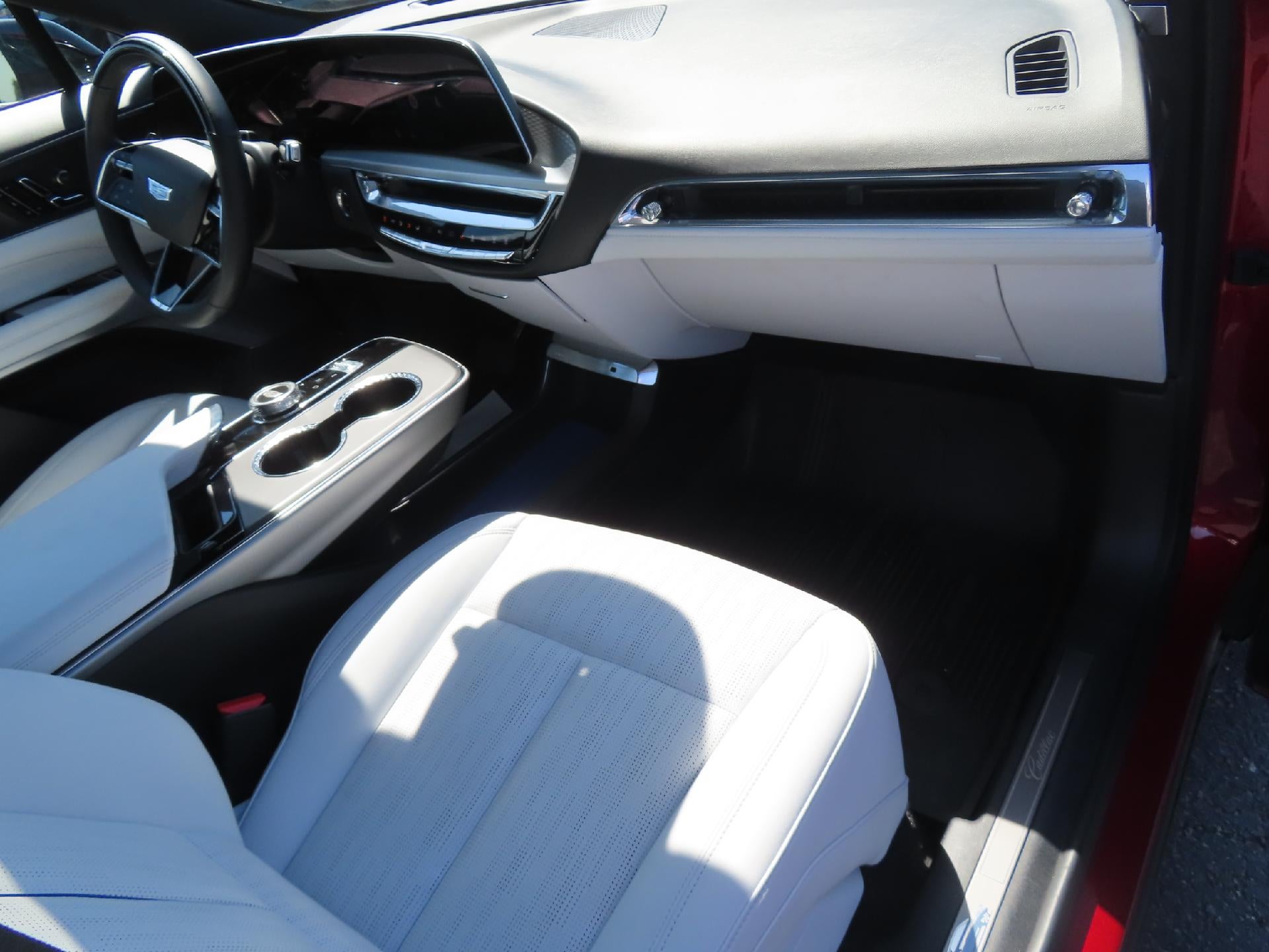 2024 Cadillac LYRIQ Sport