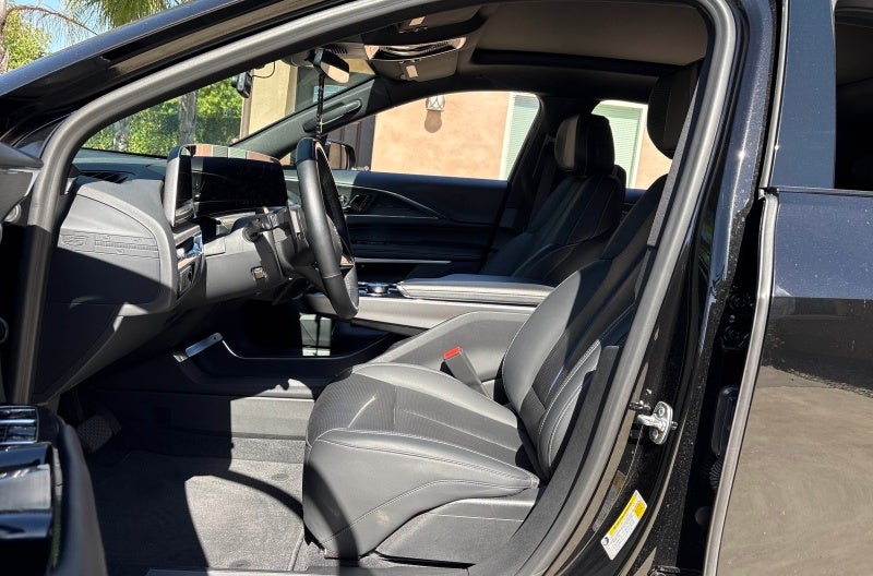 2024 Cadillac LYRIQ Sport