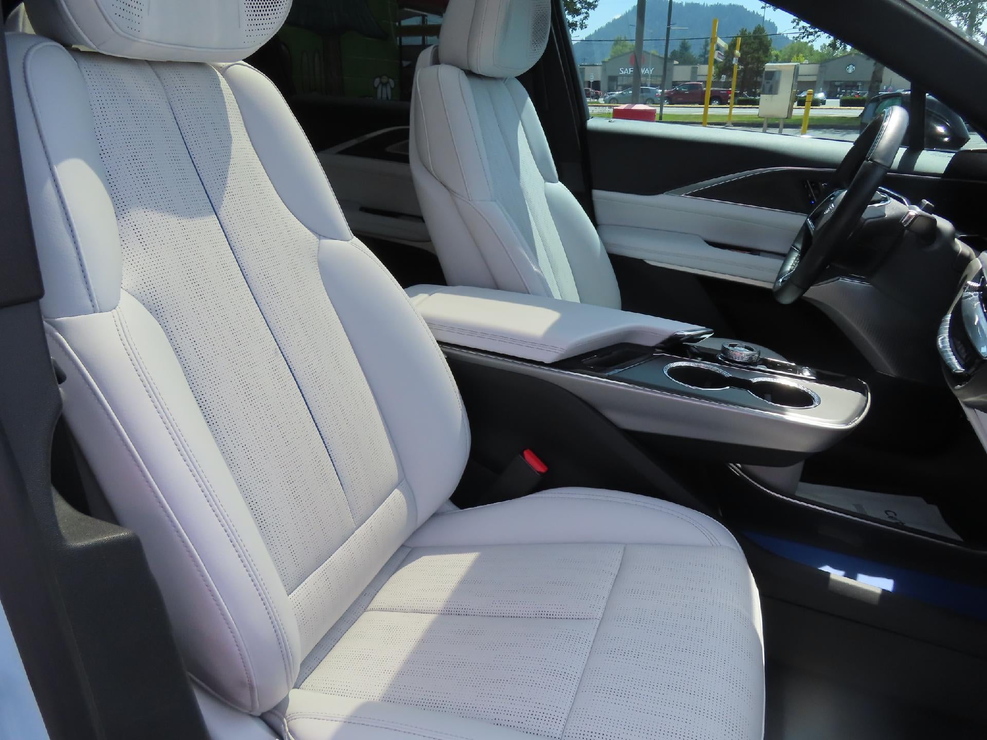 2024 Cadillac LYRIQ Sport