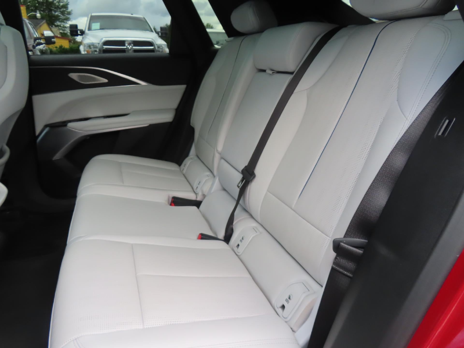2024 Cadillac LYRIQ Sport
