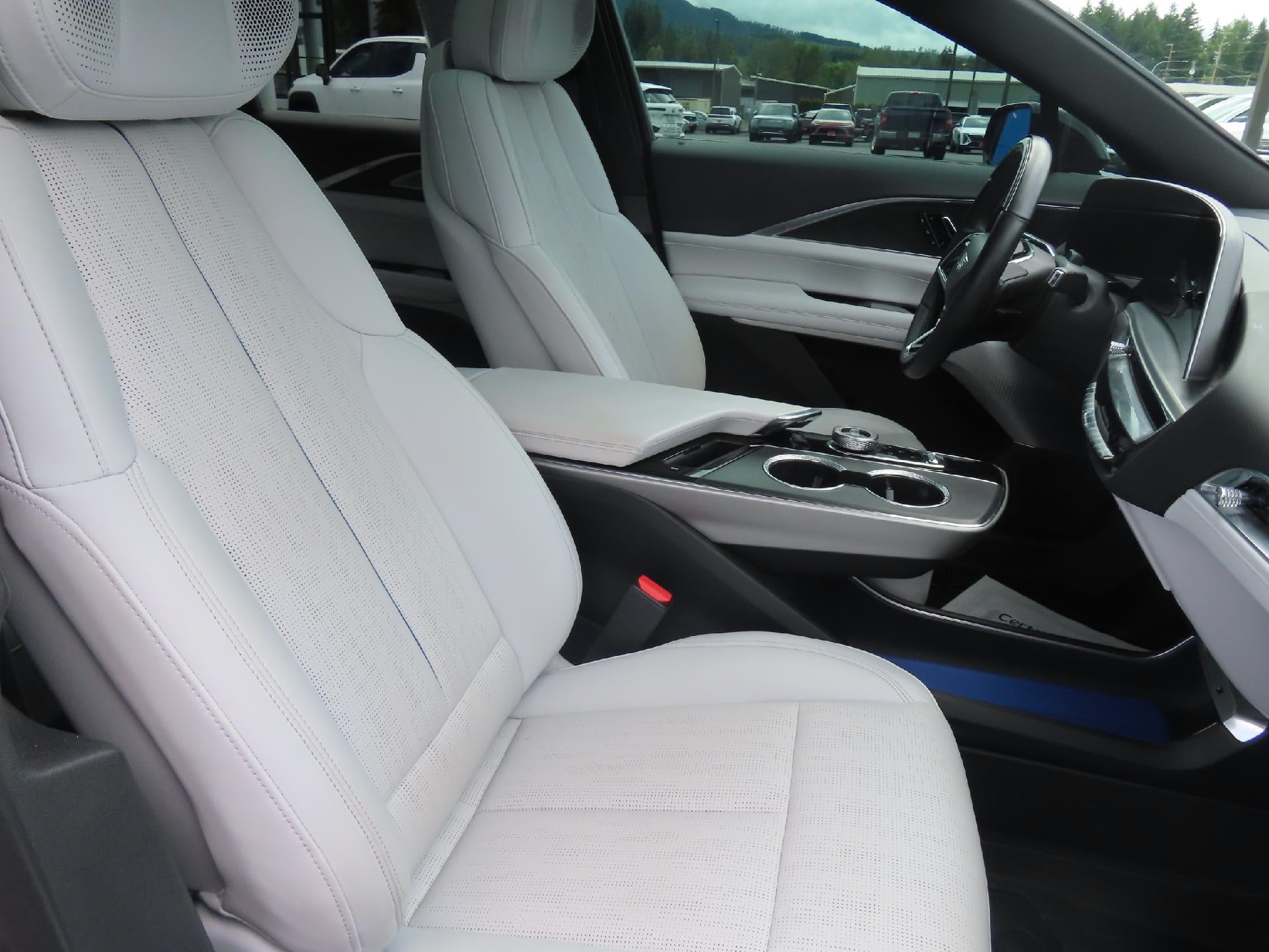 2024 Cadillac LYRIQ Sport