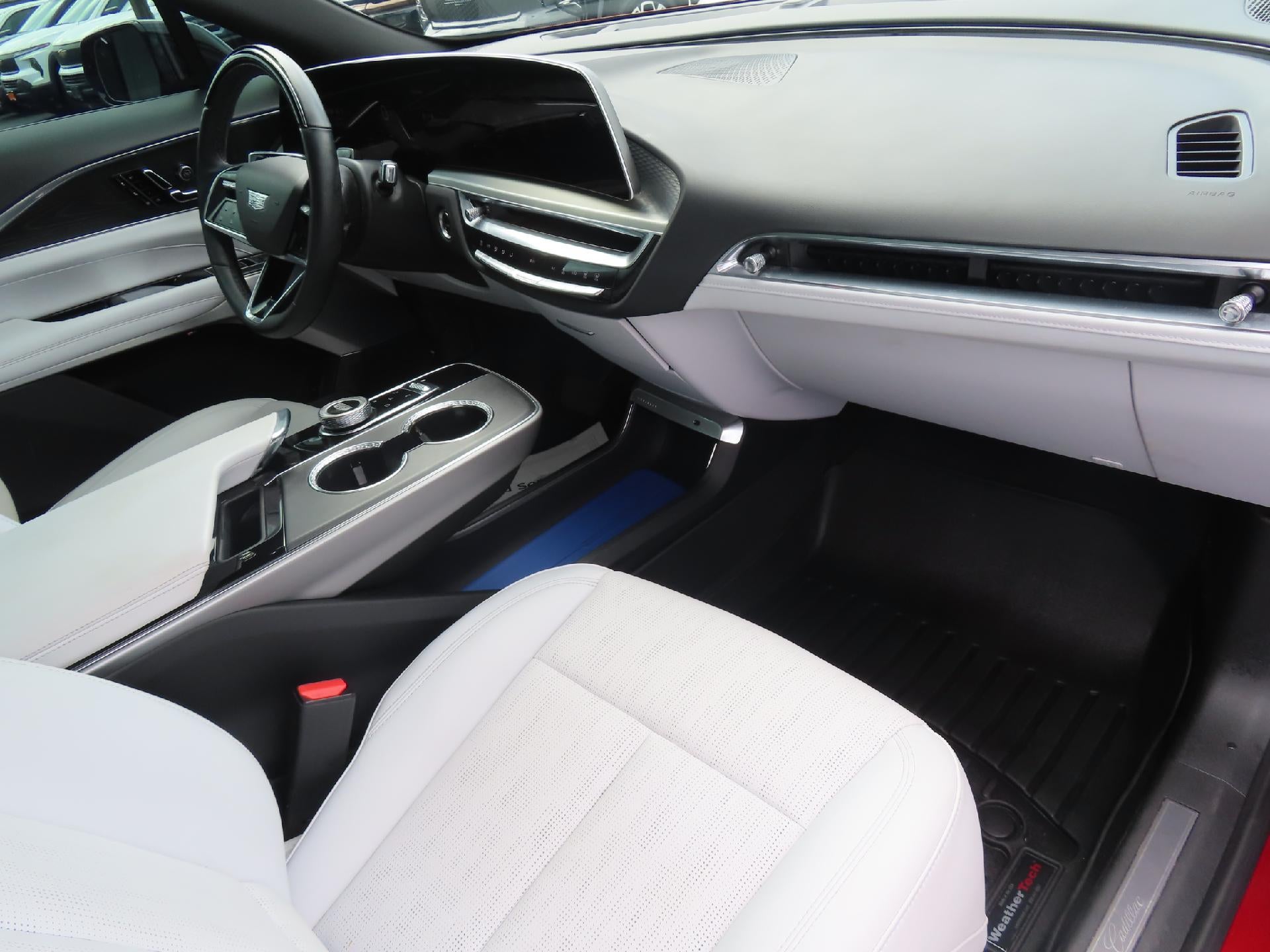 2024 Cadillac LYRIQ Sport