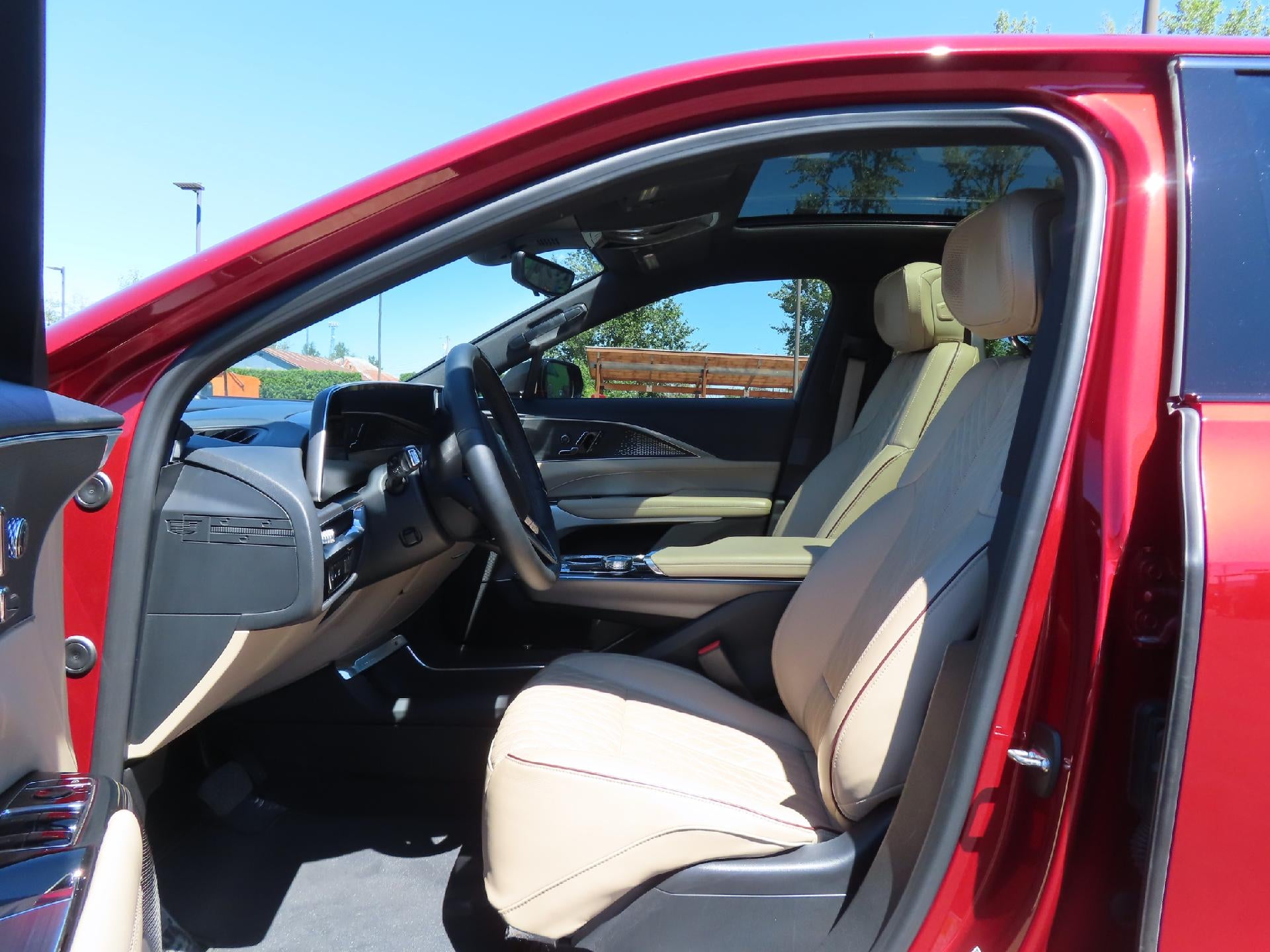 2024 Cadillac LYRIQ Sport