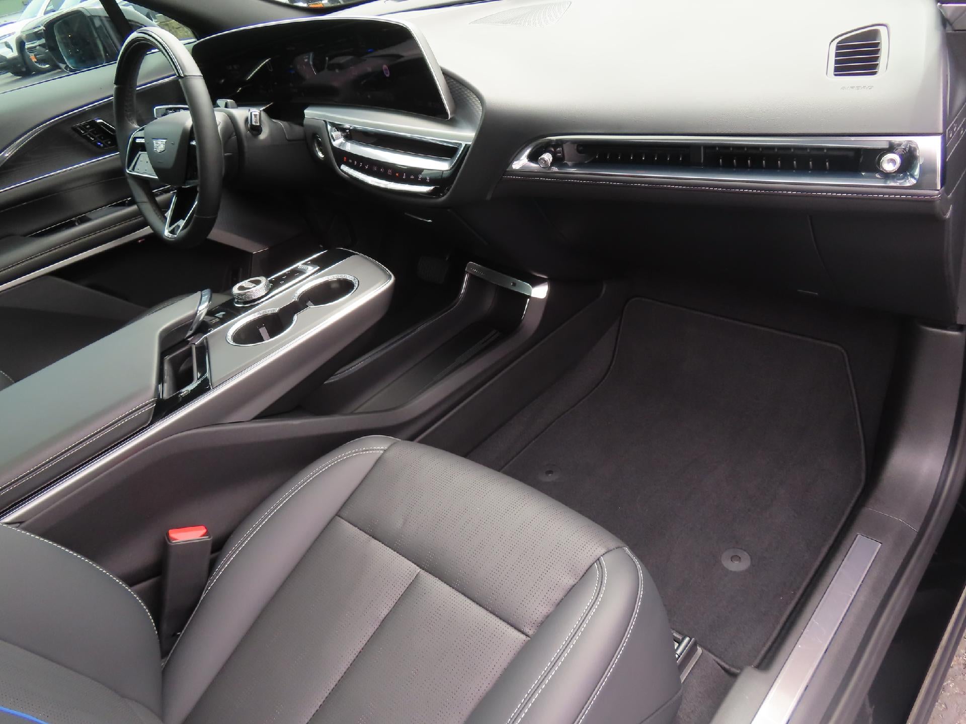 2024 Cadillac LYRIQ Sport
