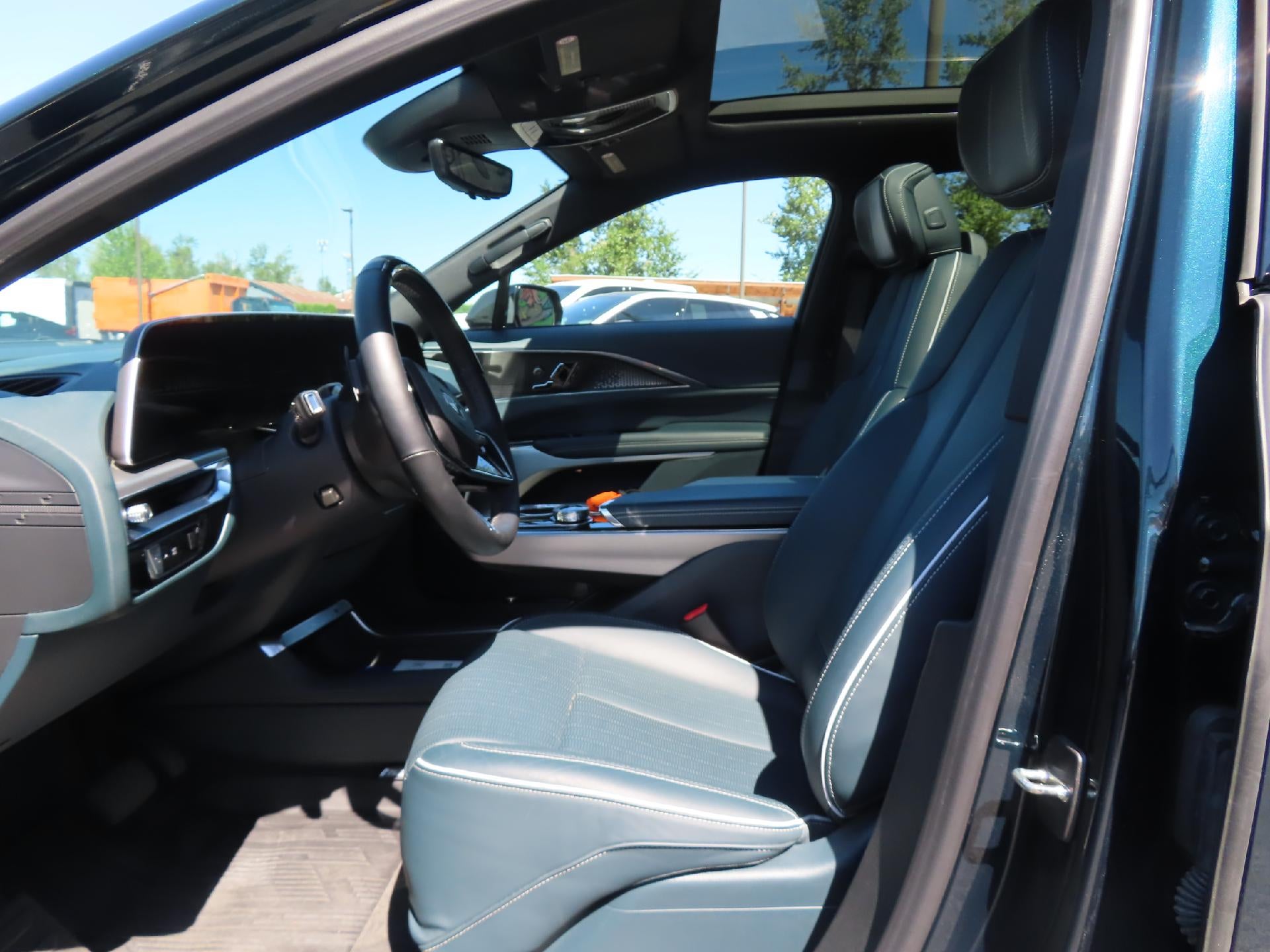 2024 Cadillac LYRIQ Sport