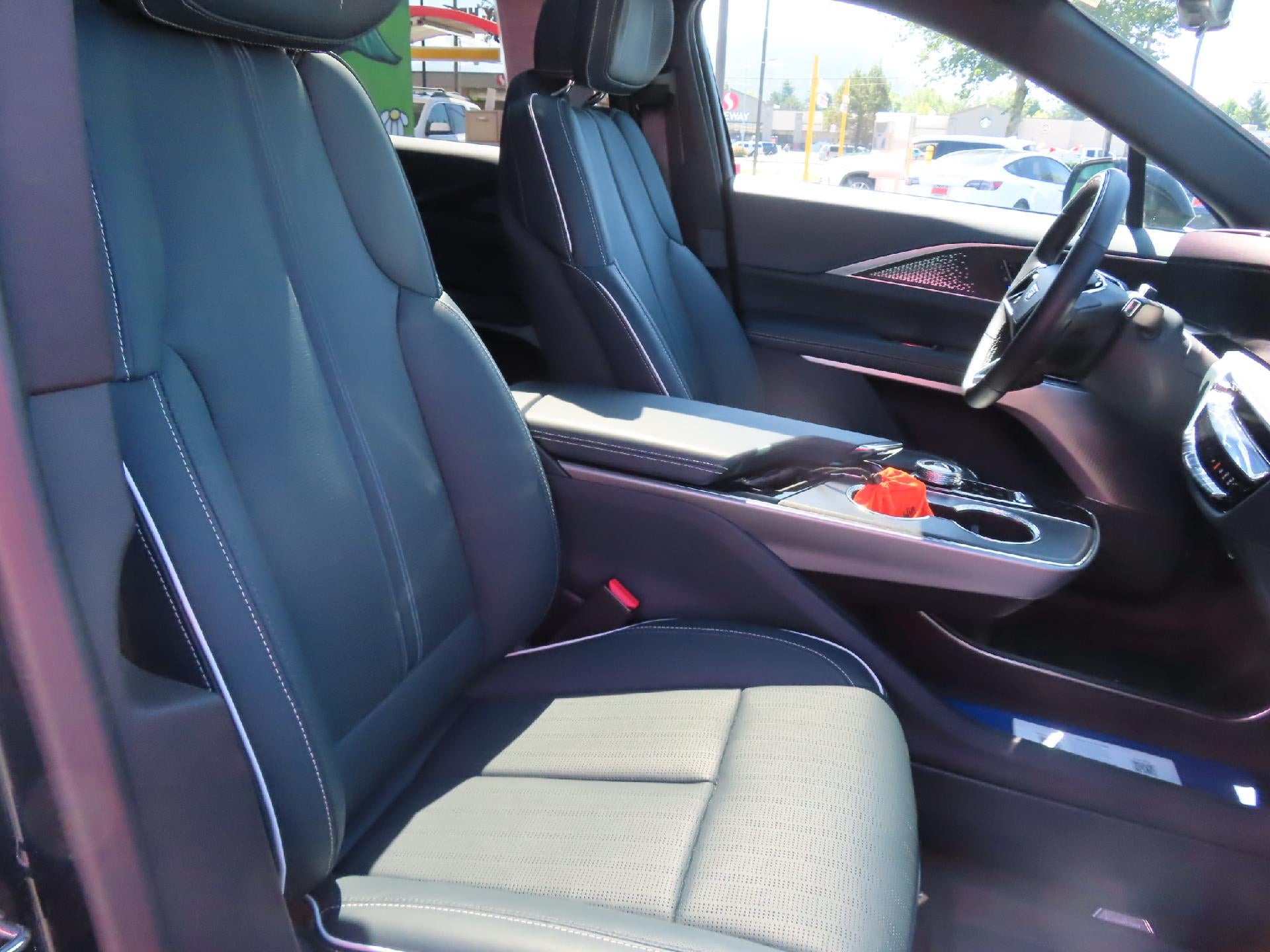 2024 Cadillac LYRIQ Sport