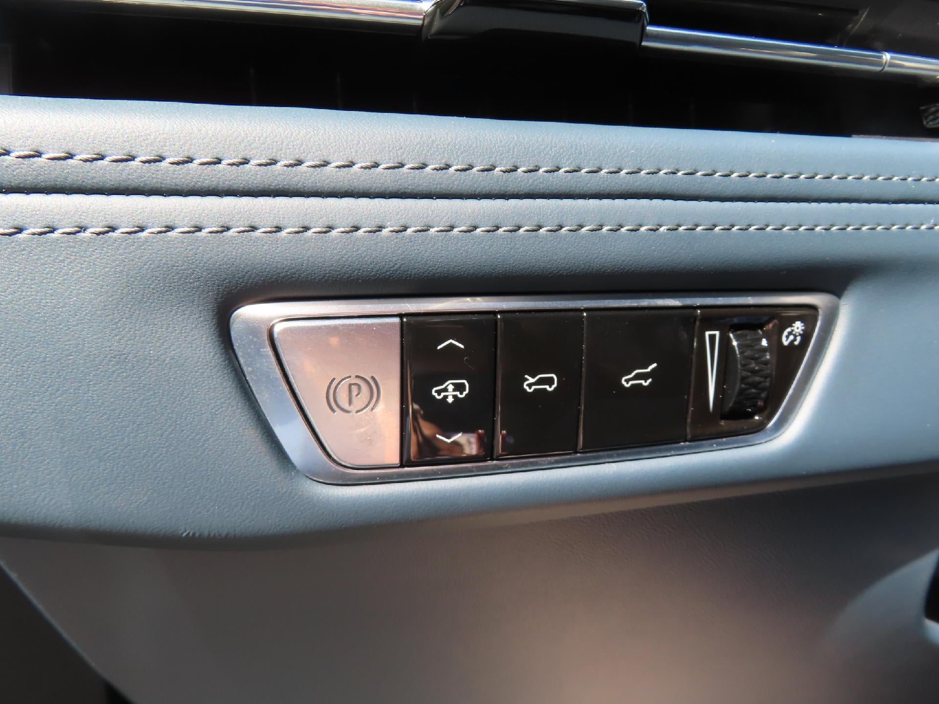 2025 Cadillac ESCALADE IQ Sport 2
