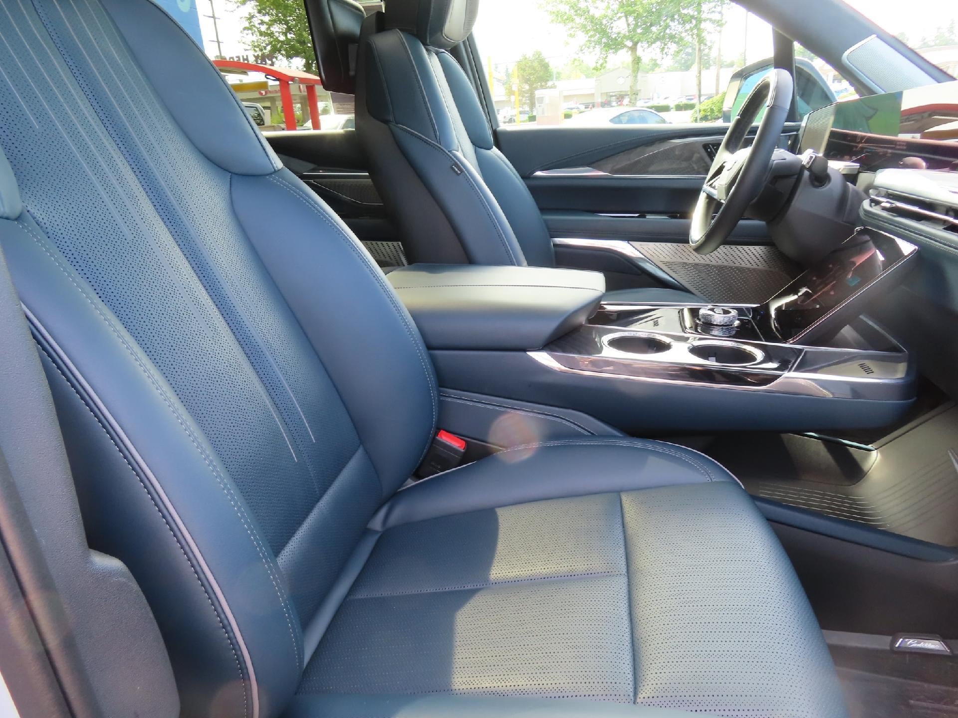 2025 Cadillac ESCALADE IQ Sport 2