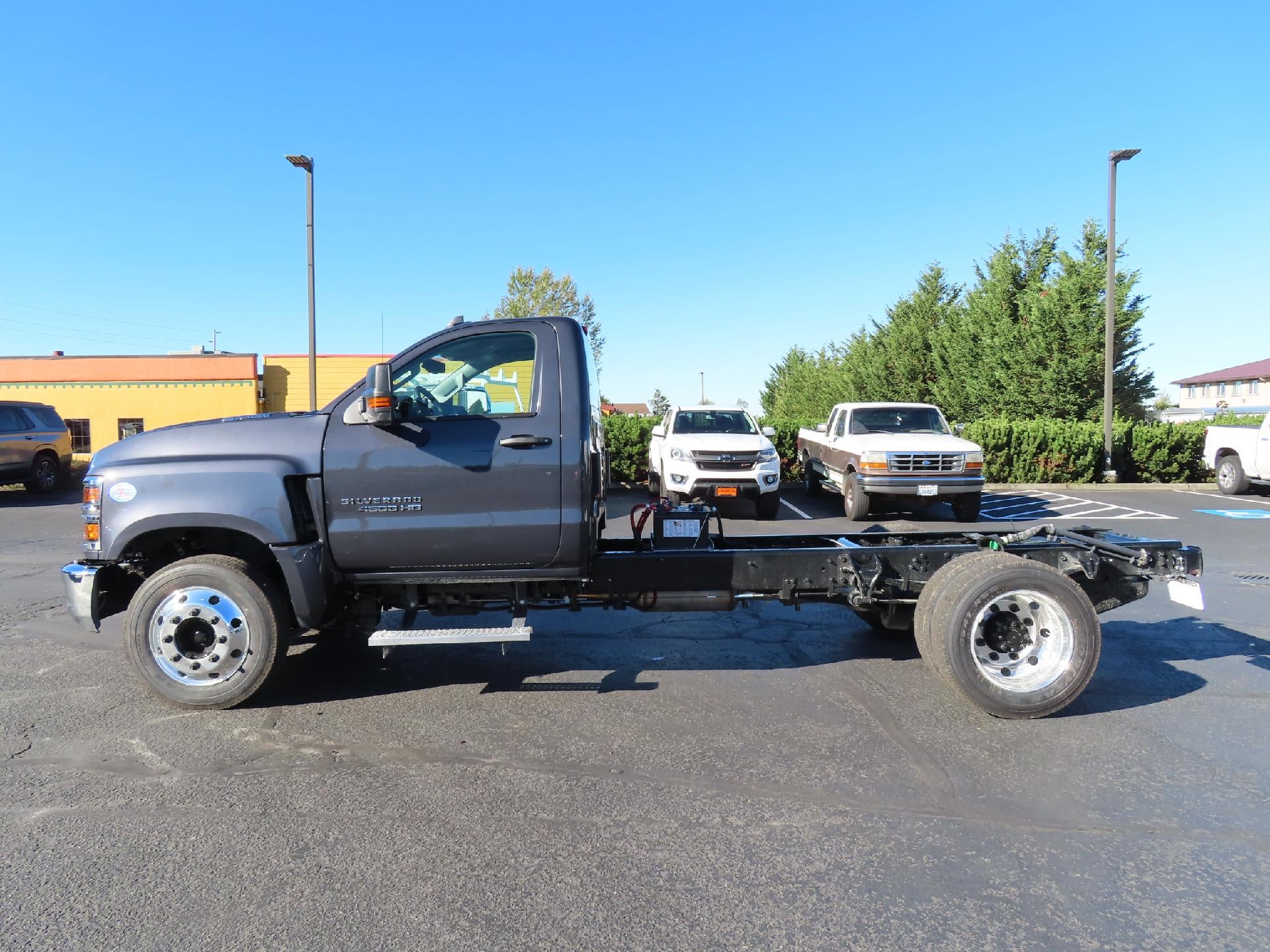 2023 Chevrolet Silverado 4500 HD Regular Cab LT 2WD