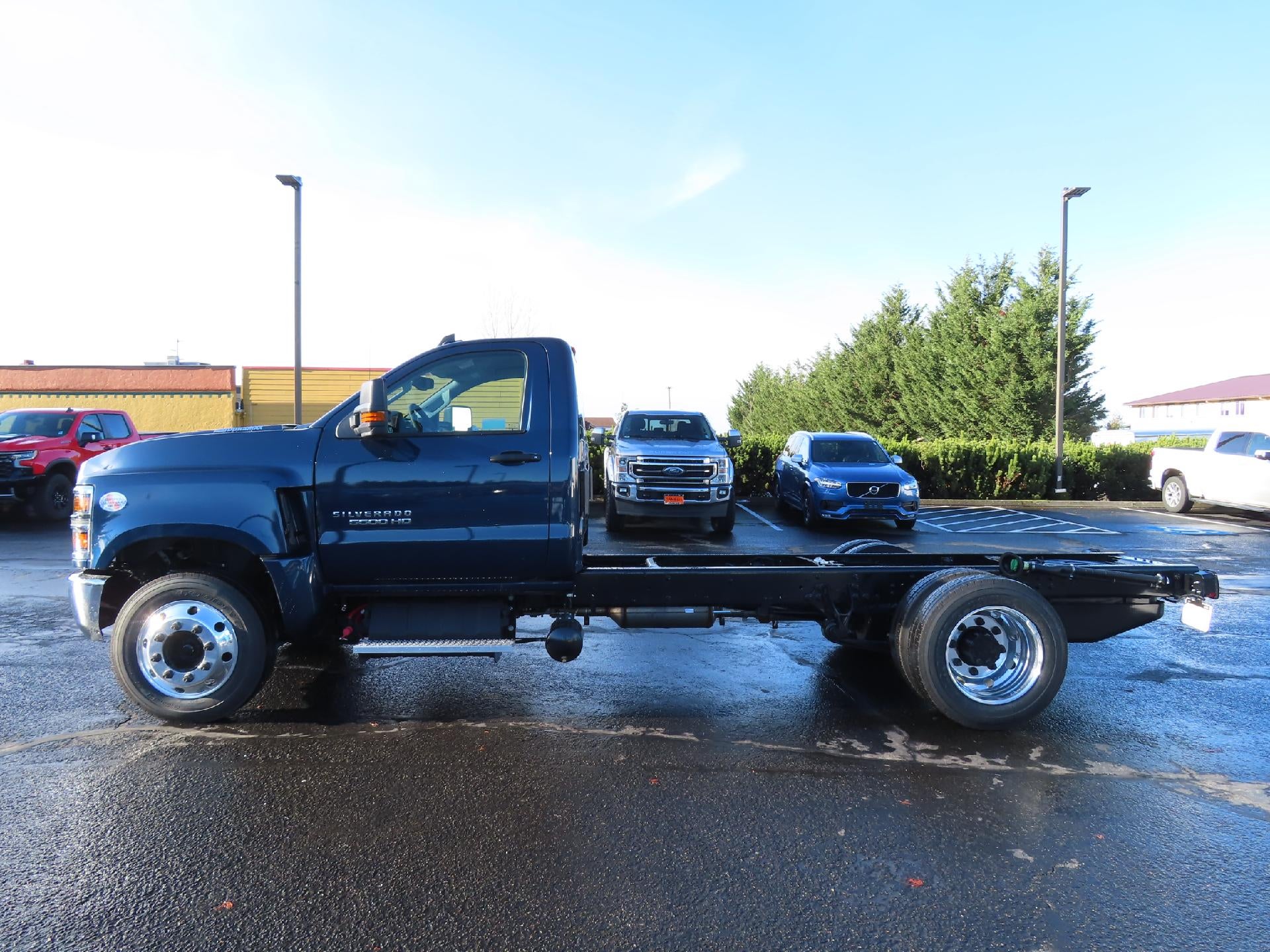 2023 Chevrolet Silverado 5500 HD LT