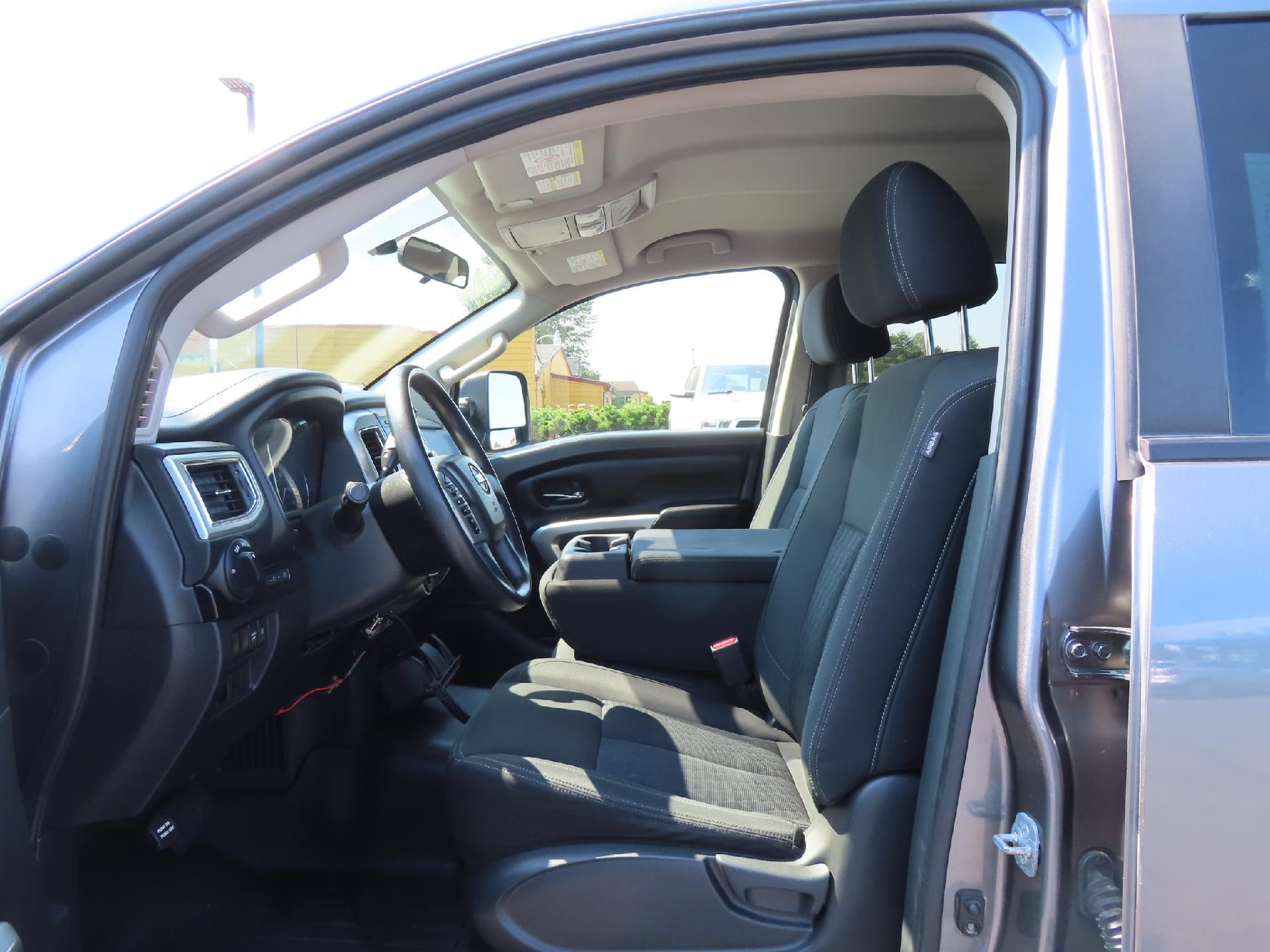 2018 Nissan TITAN XD SV