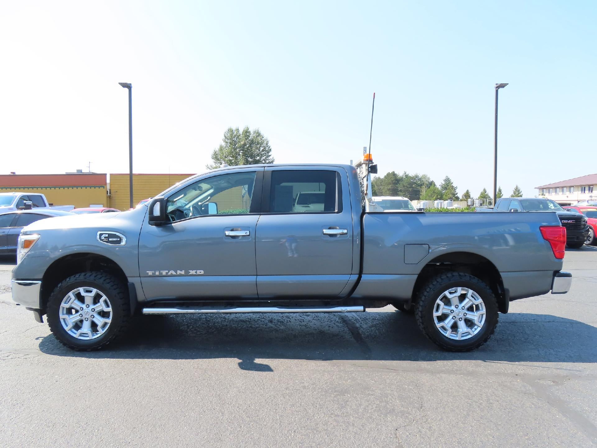2018 Nissan TITAN XD SV