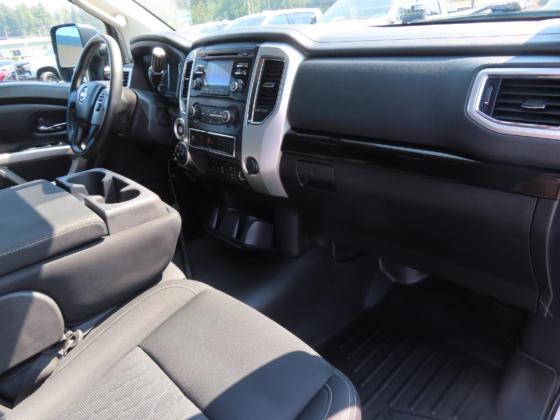 2018 Nissan TITAN XD SV