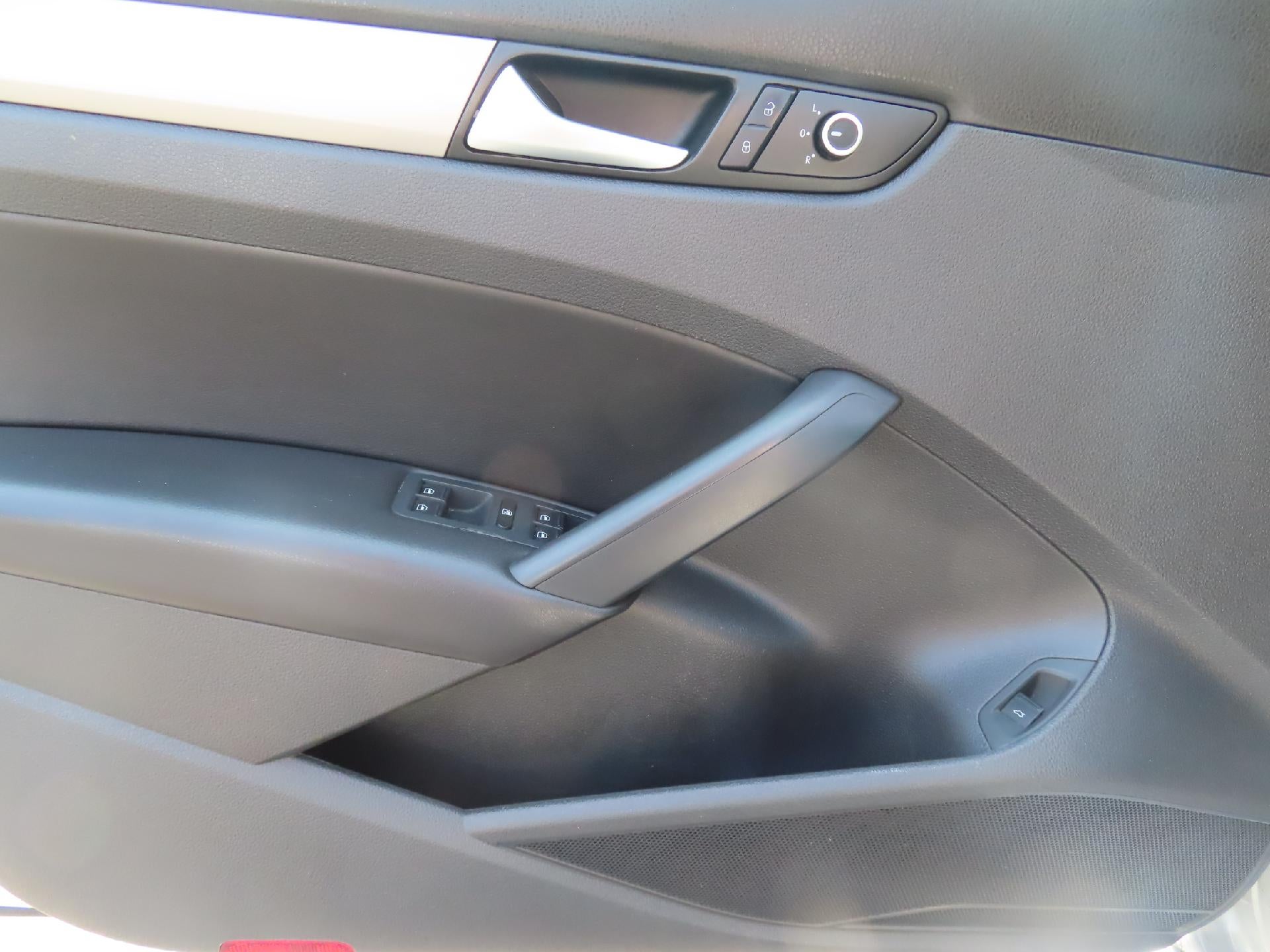 2015 Volkswagen Passat 1.8T Limited Edition