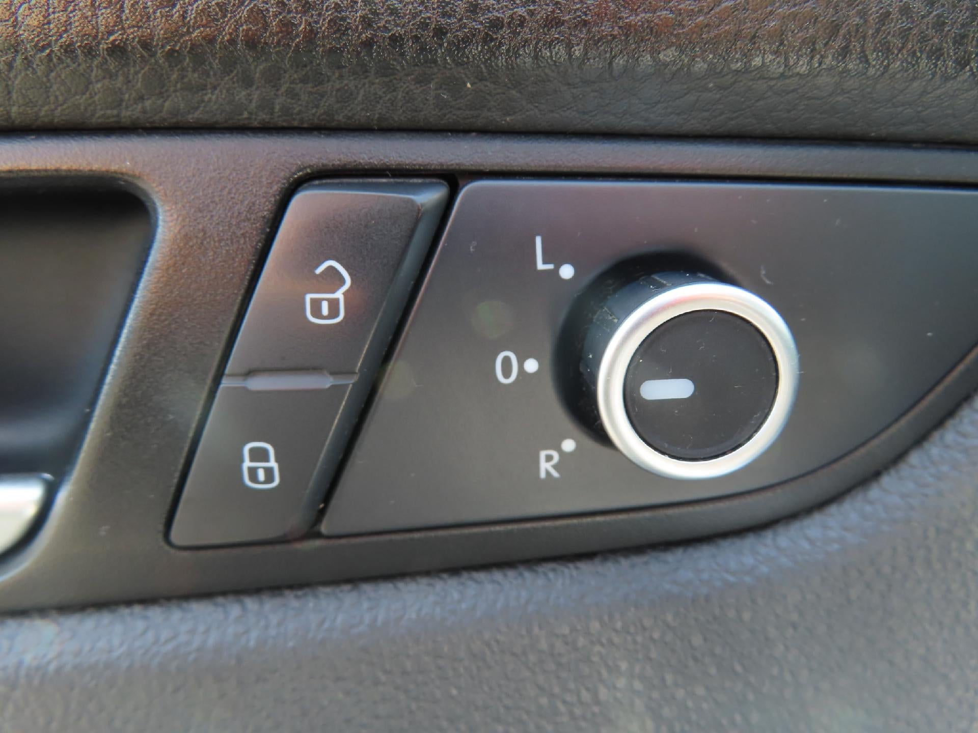 2015 Volkswagen Passat 1.8T Limited Edition