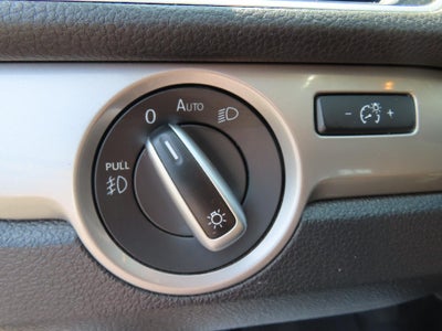 2015 Volkswagen Passat 1.8T Limited Edition
