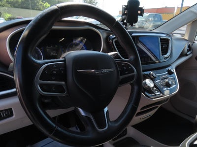 2017 Chrysler Pacifica Touring L
