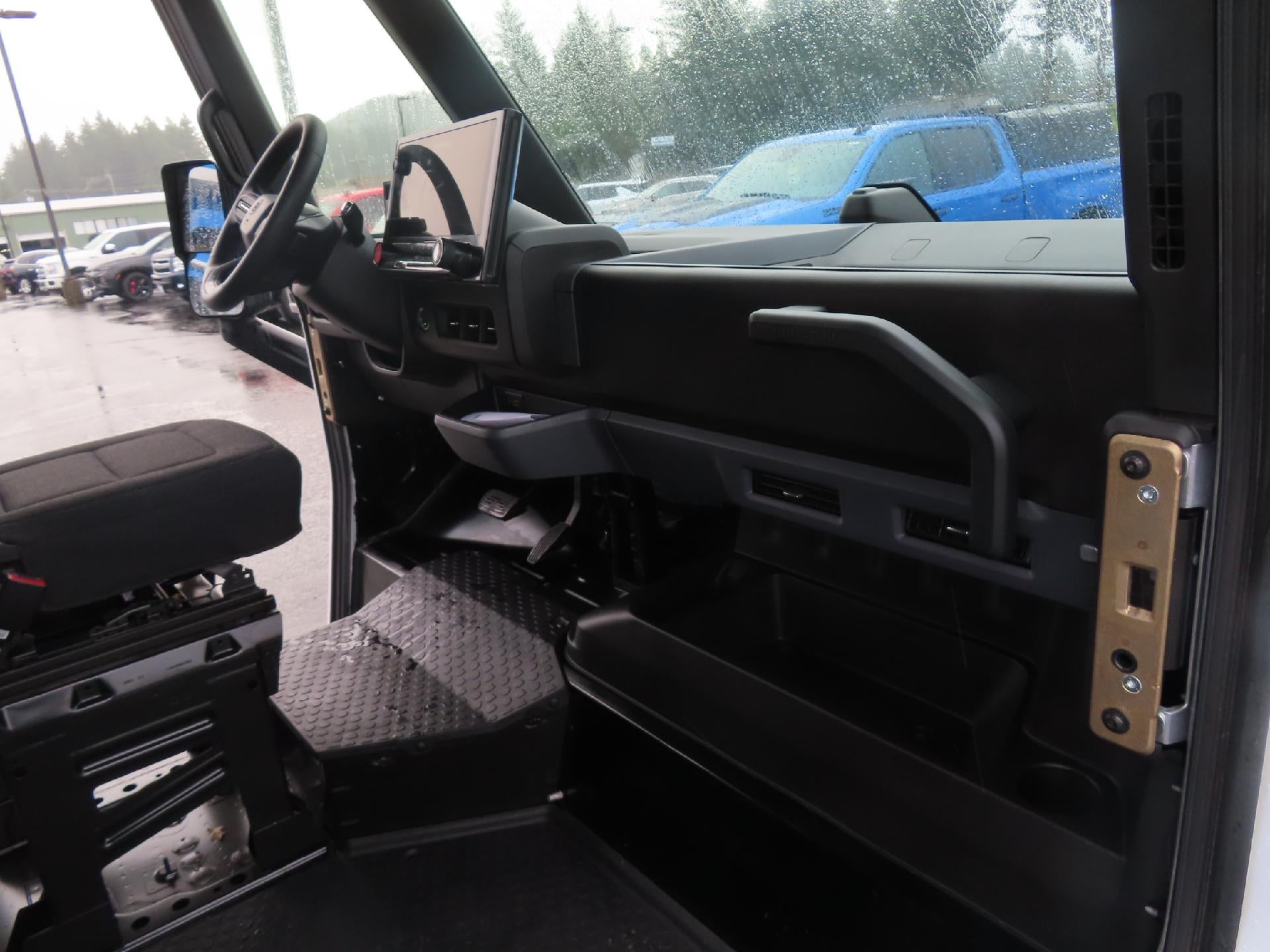 2024 BrightDrop Zevo 400 Base