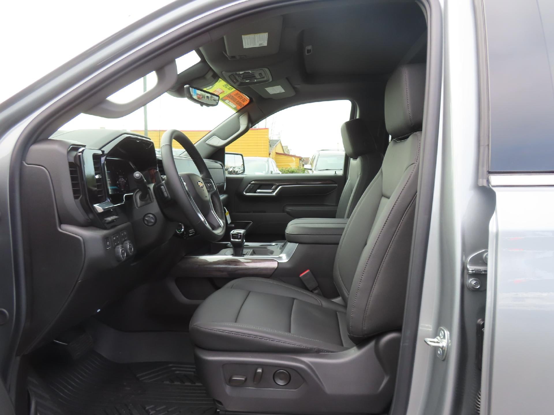 2026 Chevrolet Silverado 1500 CC SHORT BED LTZ 4WD