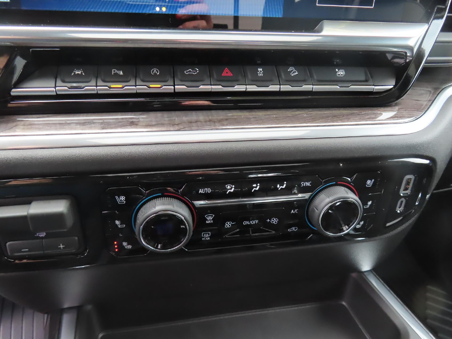 2026 Chevrolet Silverado 1500 CC SHORT BED LTZ 4WD