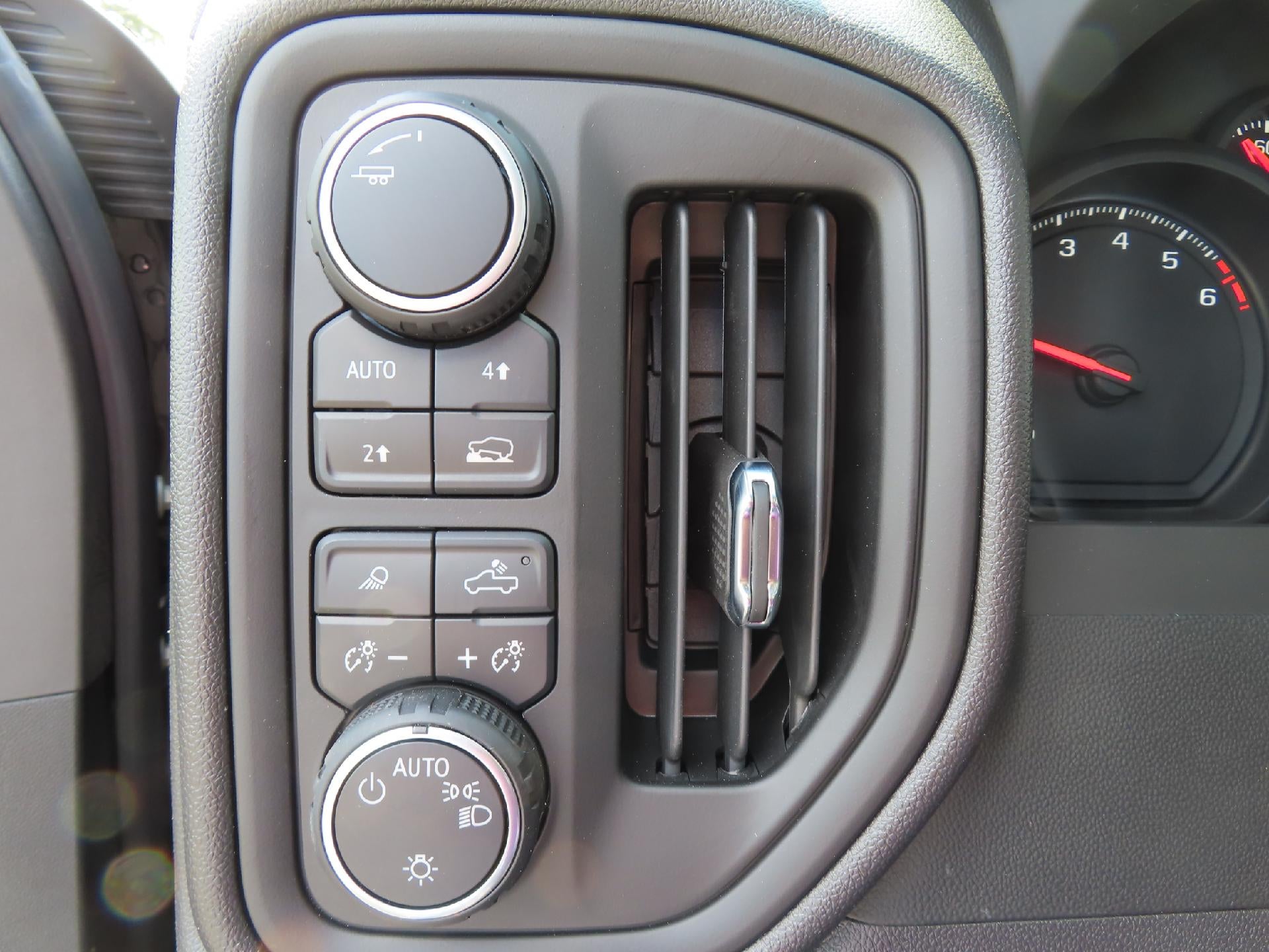 2025 Chevrolet Silverado 1500 REGULAR CAB STD BED WORK TRUCK 4WD