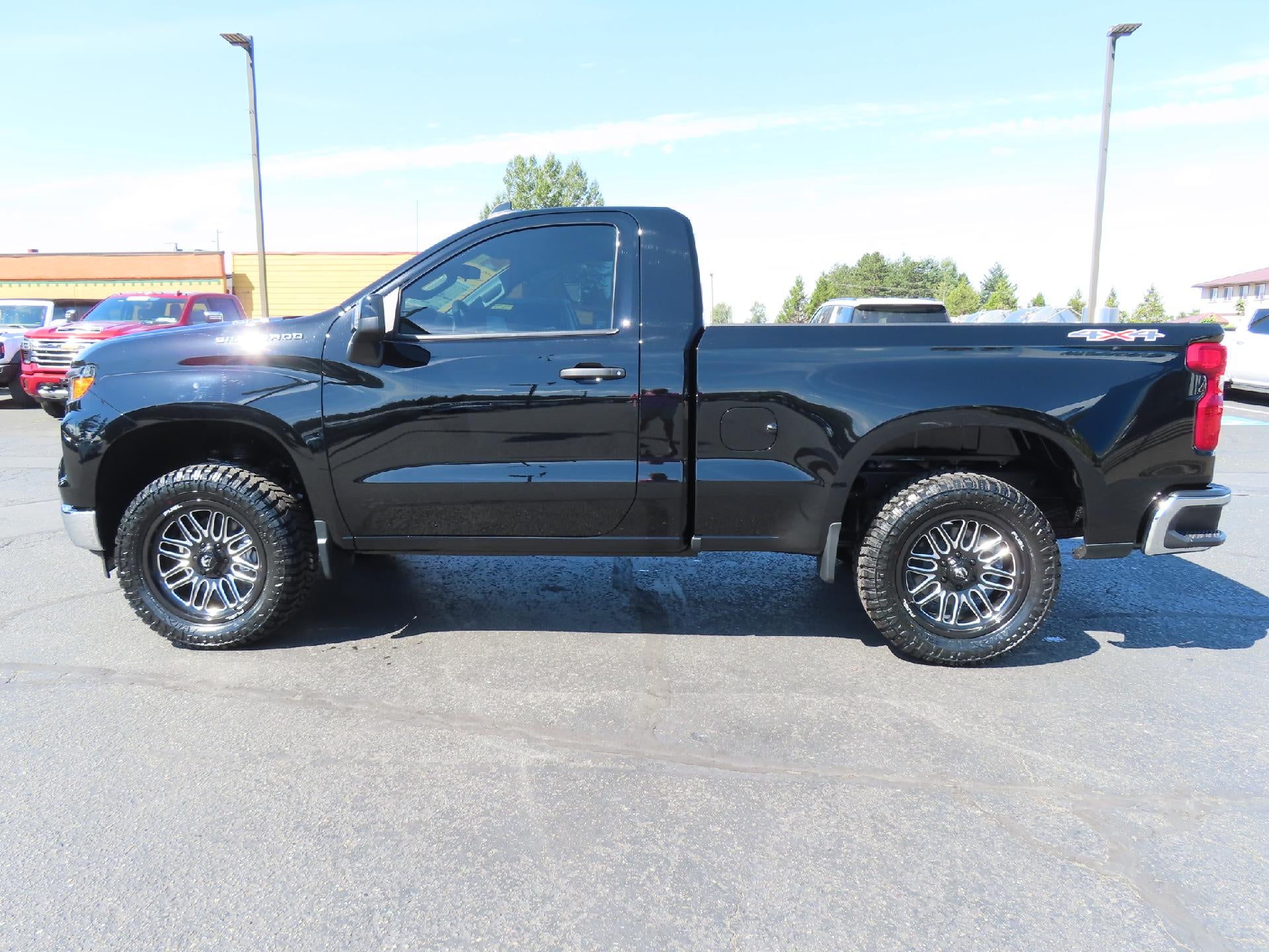 2025 Chevrolet Silverado 1500 REGULAR CAB STD BED WORK TRUCK 4WD