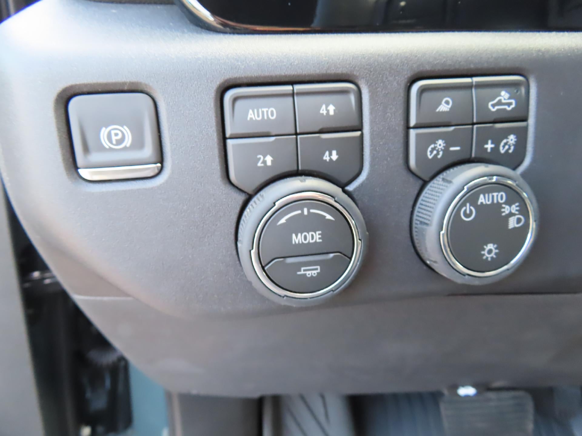 2026 Chevrolet Silverado 1500 CC STD BED 1500 LT 4WD