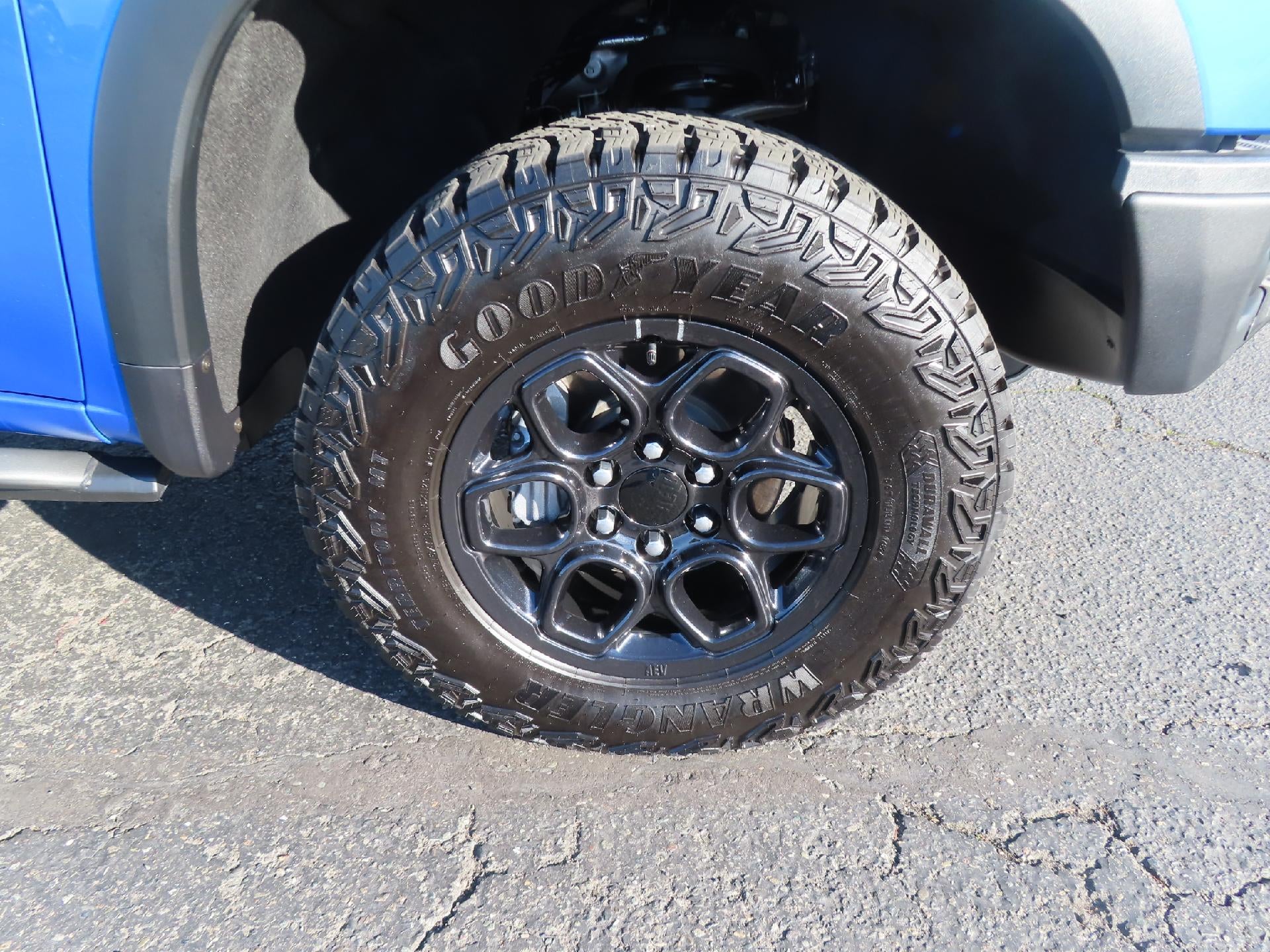 2025 Chevrolet Silverado 1500 ZR2 - Photo 11