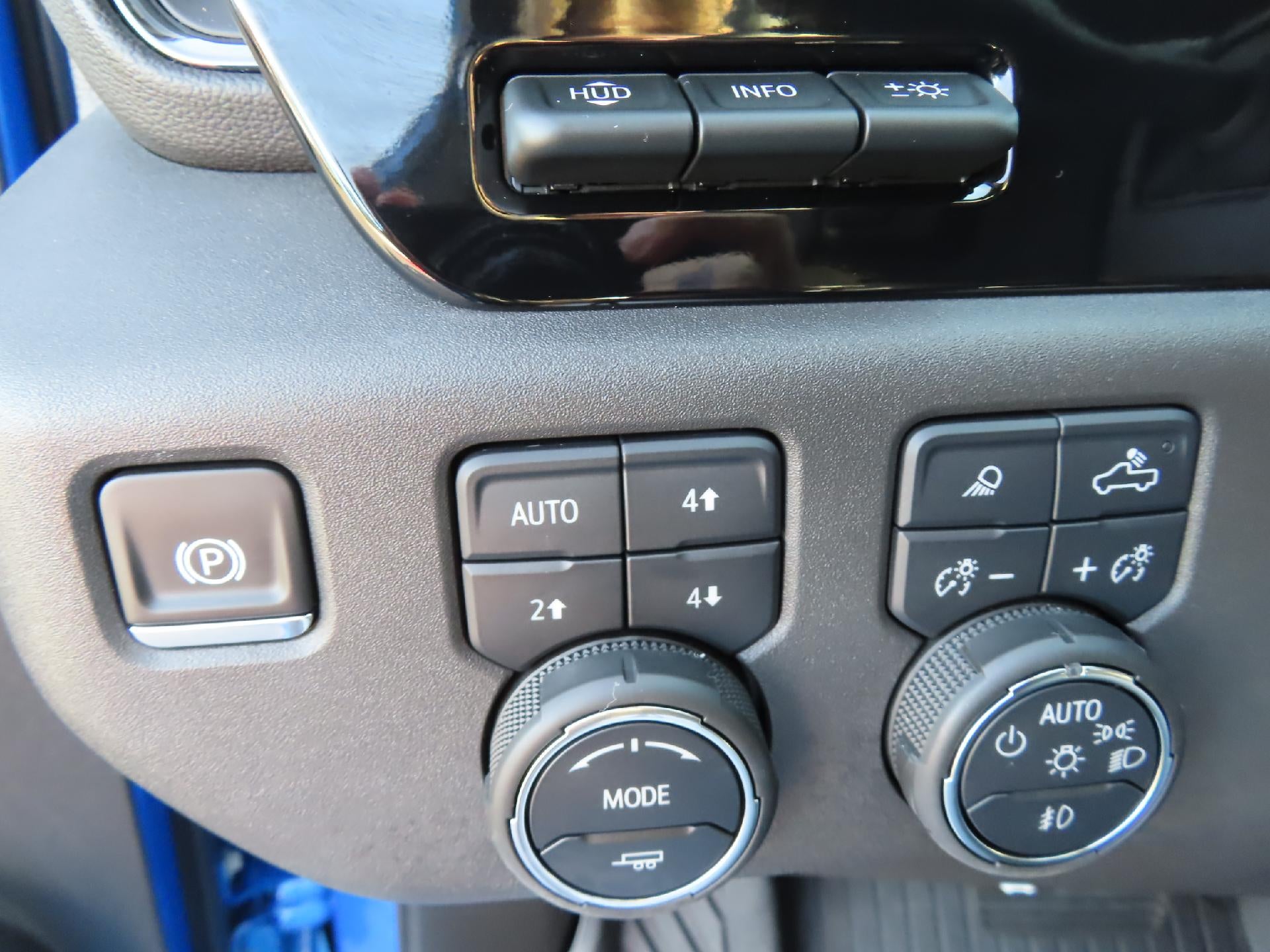 2025 Chevrolet Silverado 1500 ZR2 - Photo 44