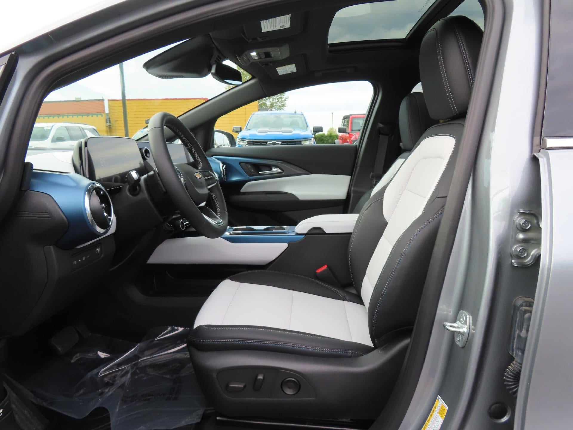 2025 Chevrolet Equinox EV LT