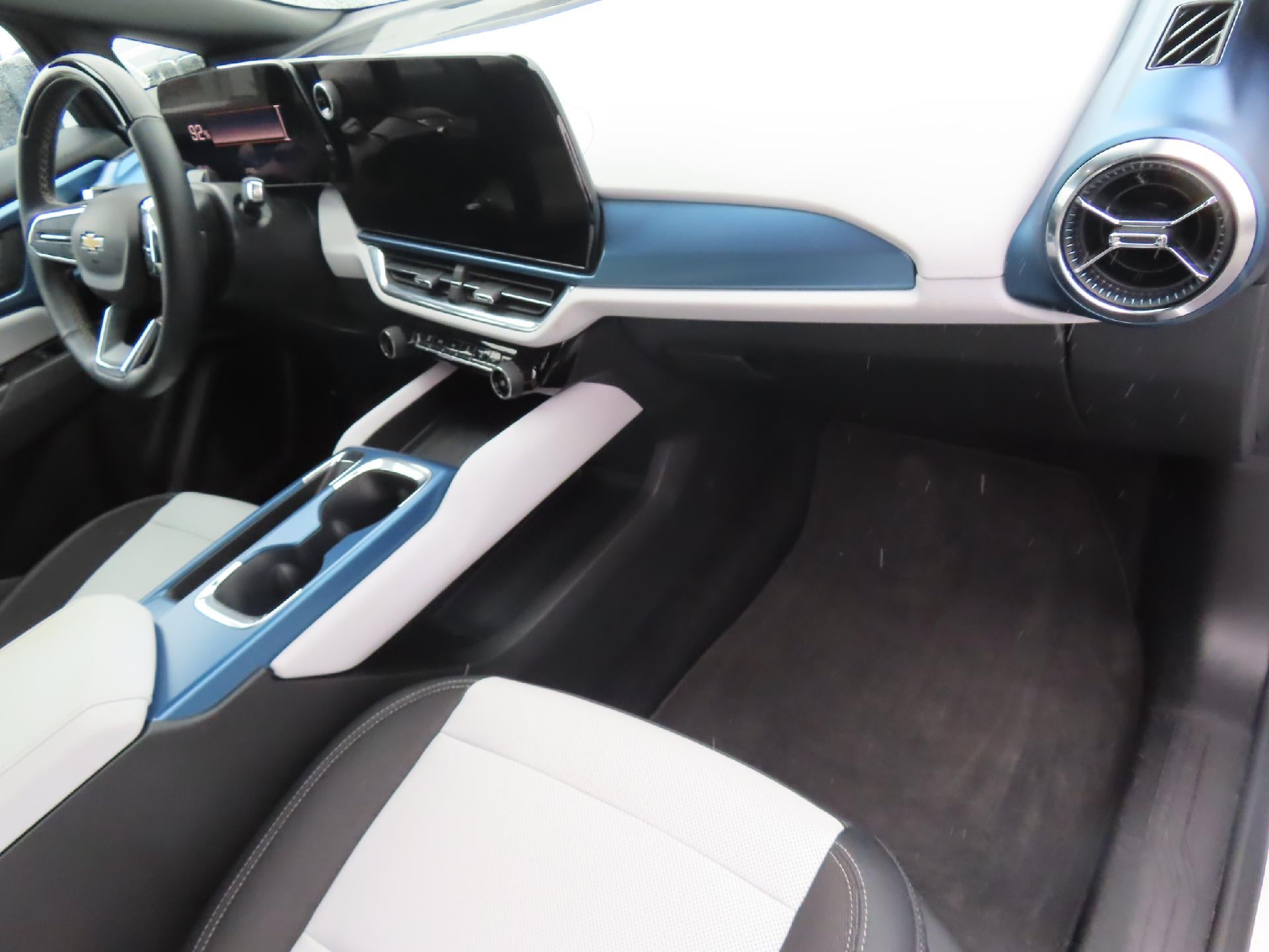 2024 Chevrolet Equinox EV Base