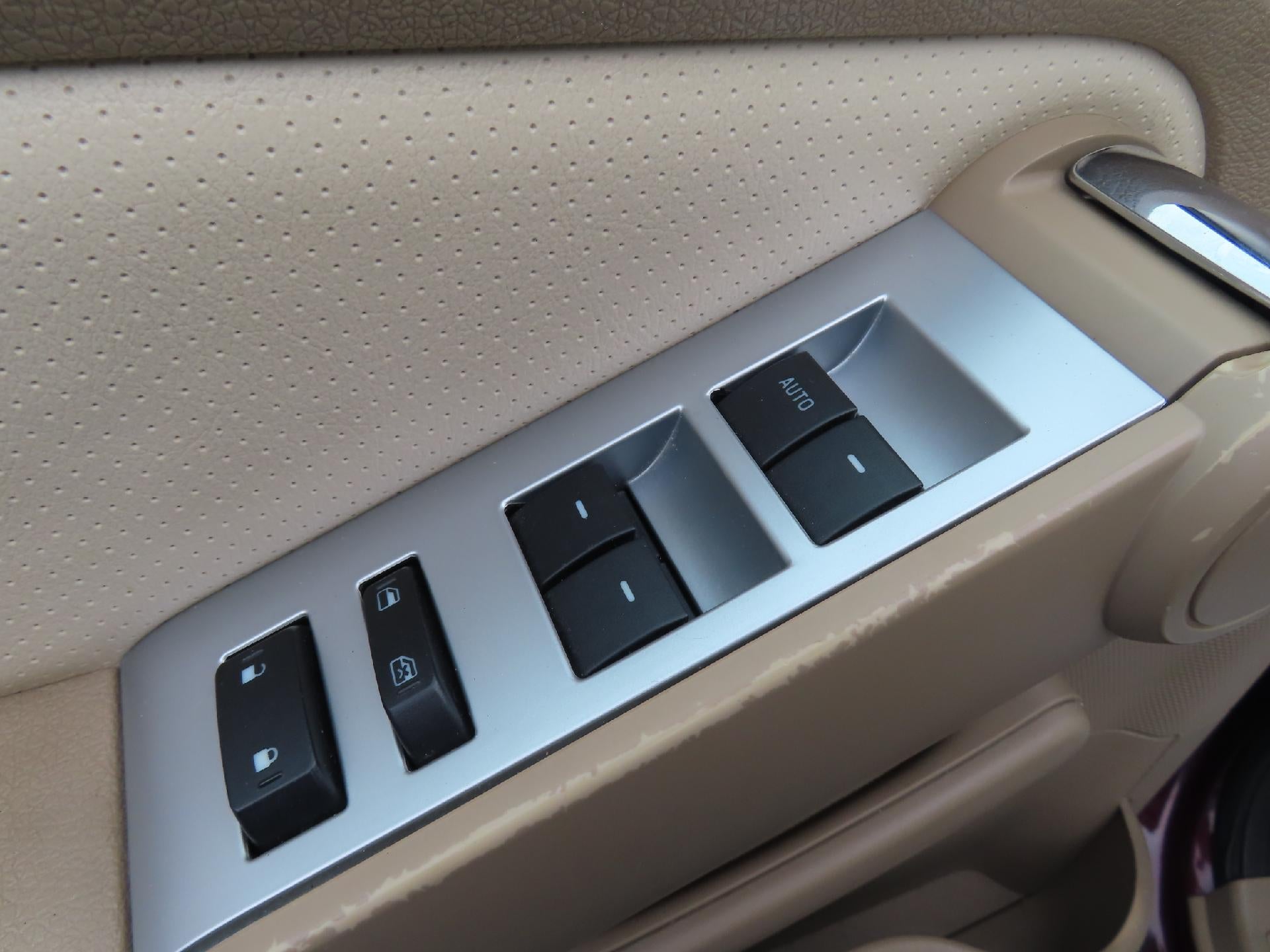 2007 Mercury Mountaineer Base