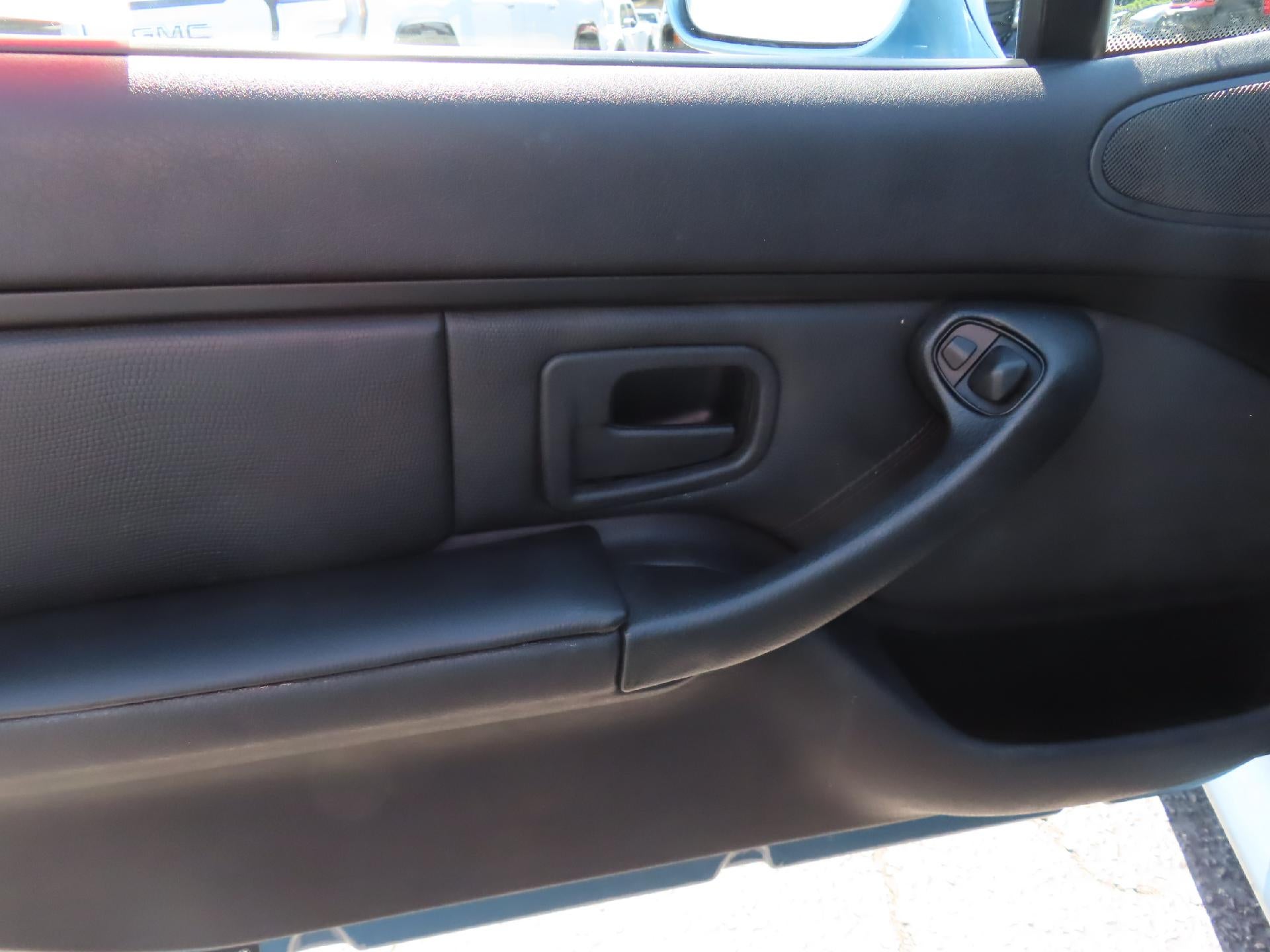 2002 BMW Z3 2.5i