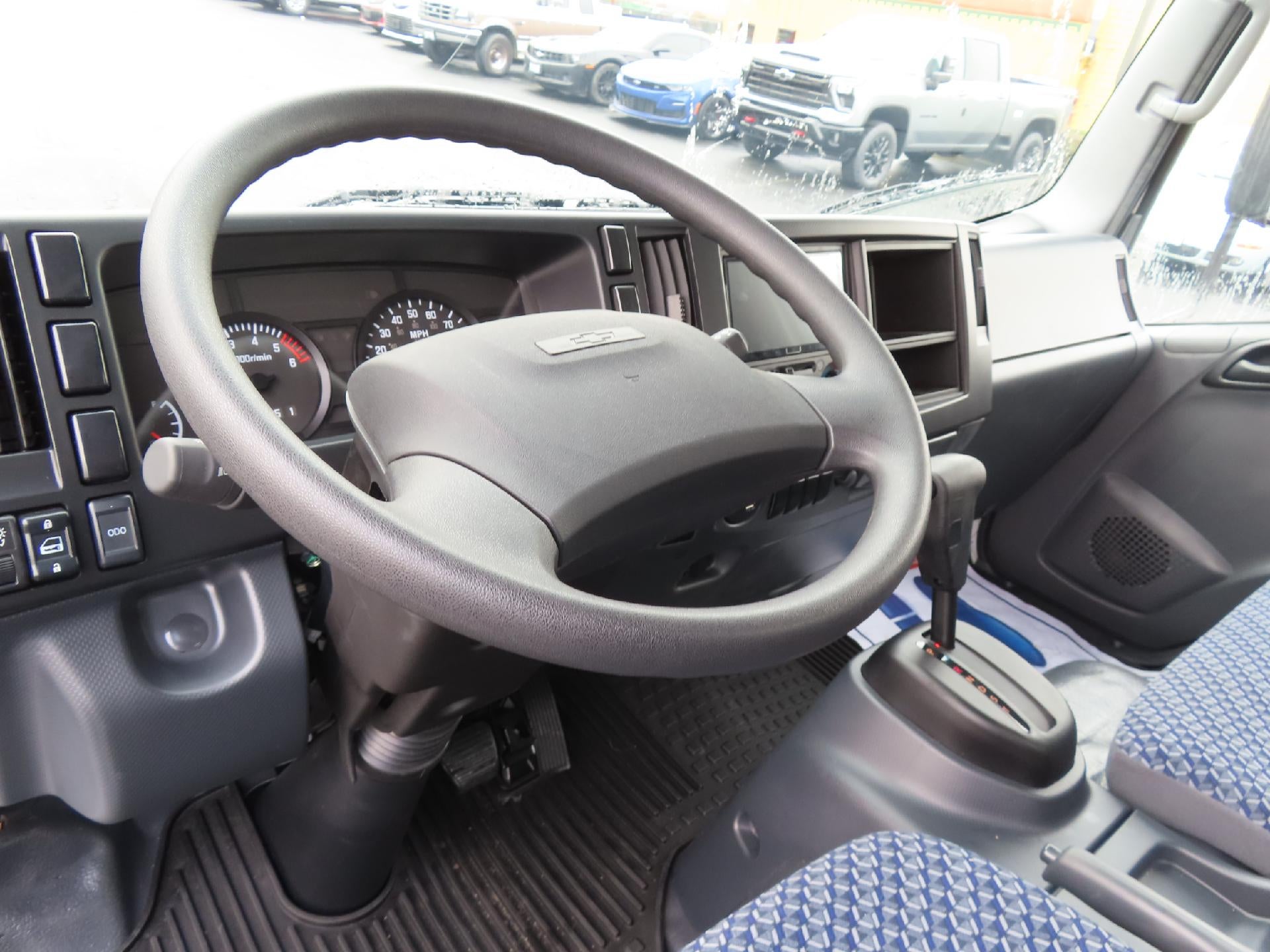 2025 Chevrolet Low Cab Forward 4500 BASE