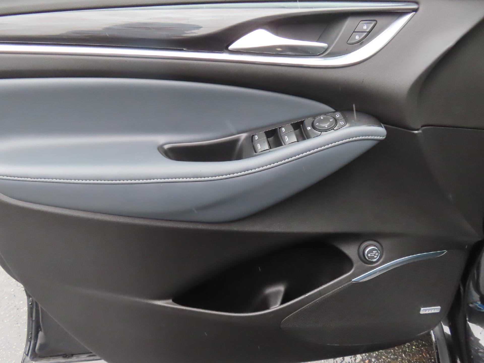 2022 Buick Enclave Essence