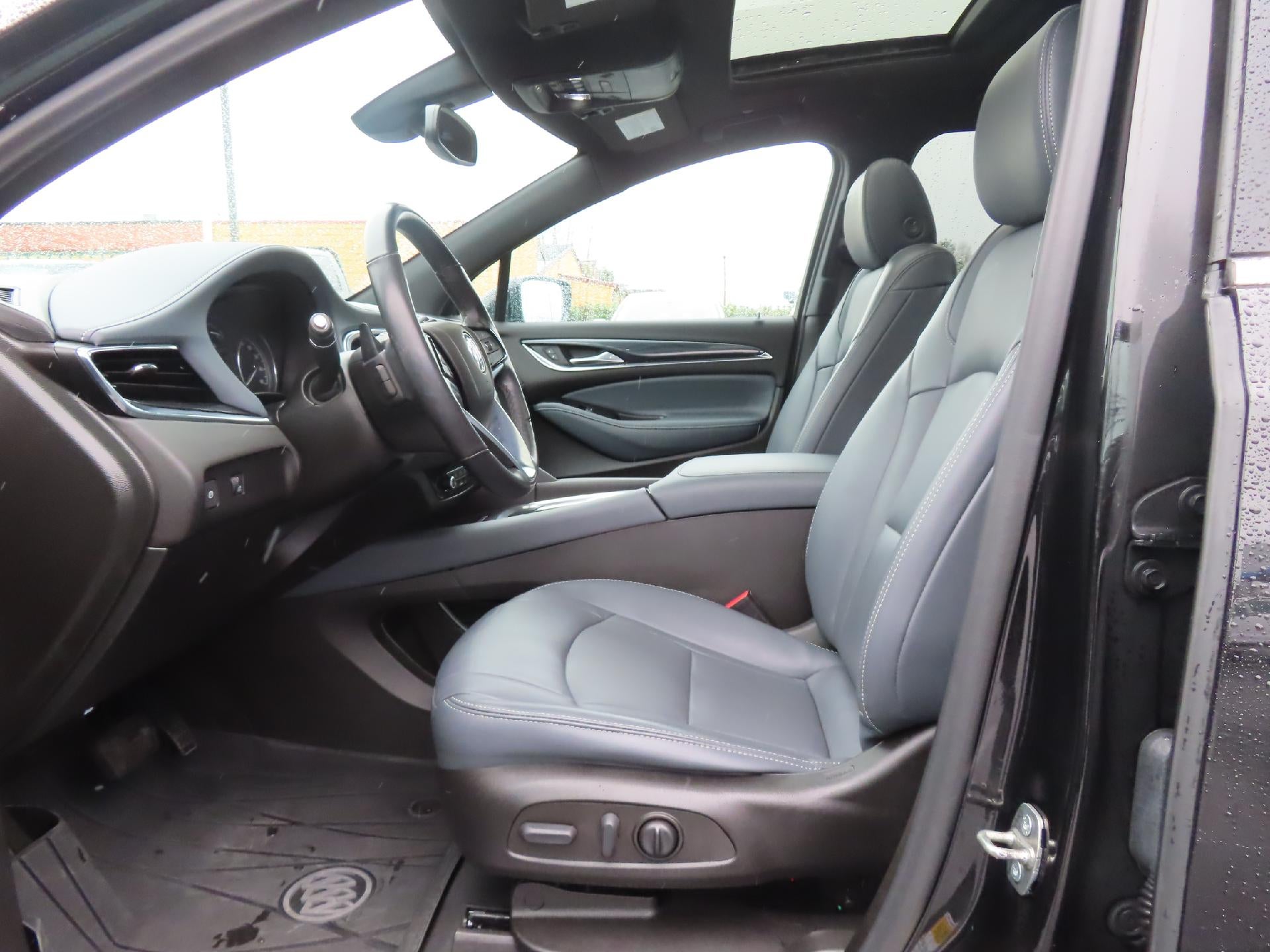 2022 Buick Enclave Essence