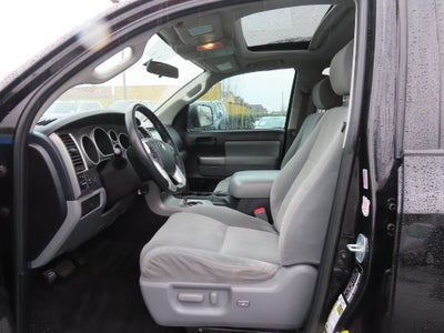 2017 Toyota Sequoia SR5