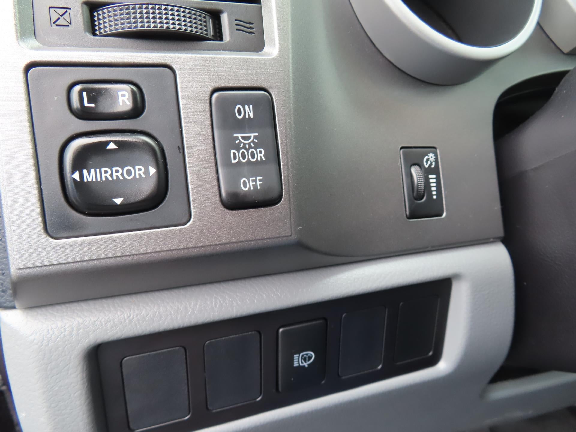 2017 Toyota Sequoia SR5