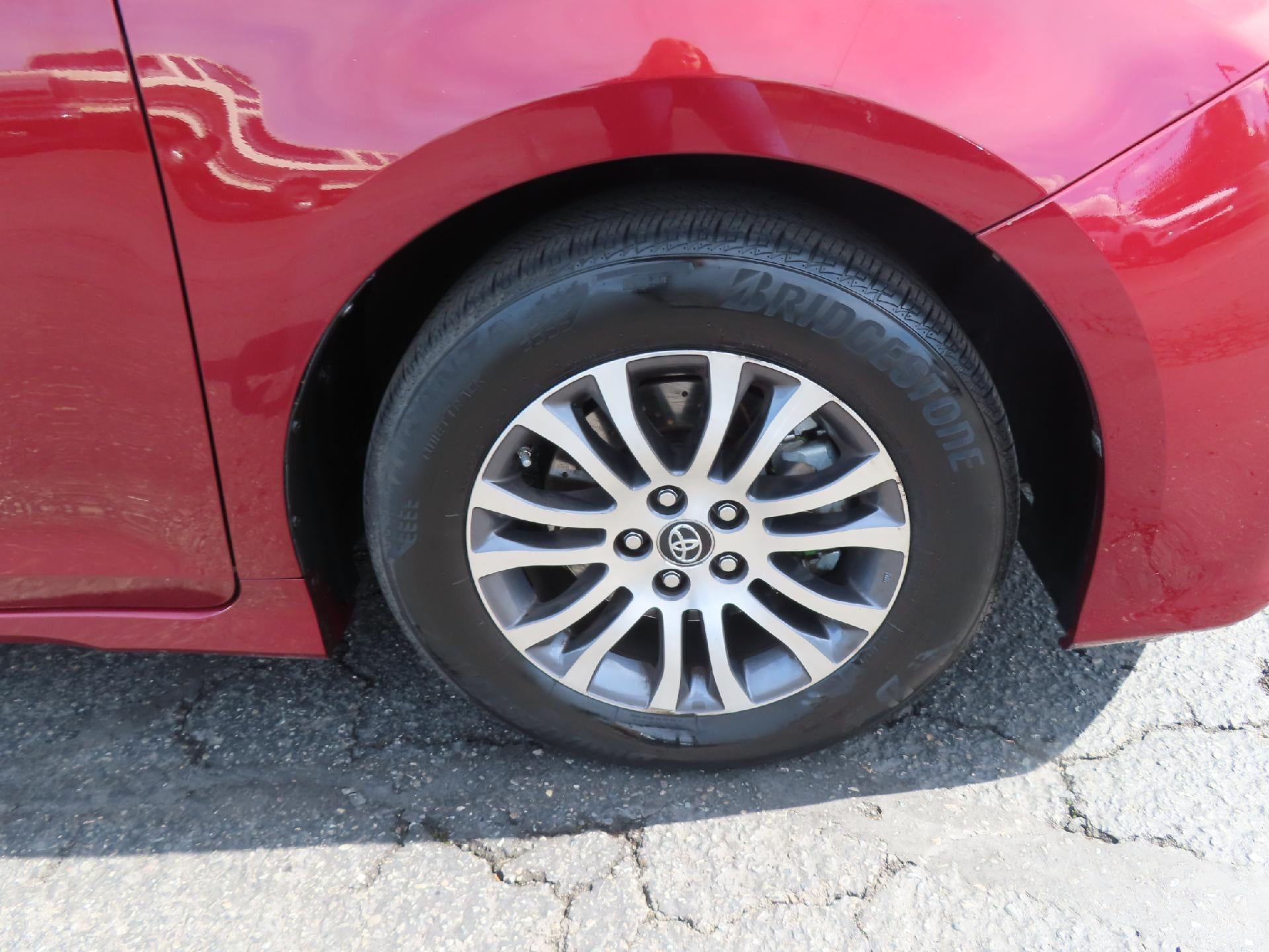 2018 Toyota Sienna XLE Premium