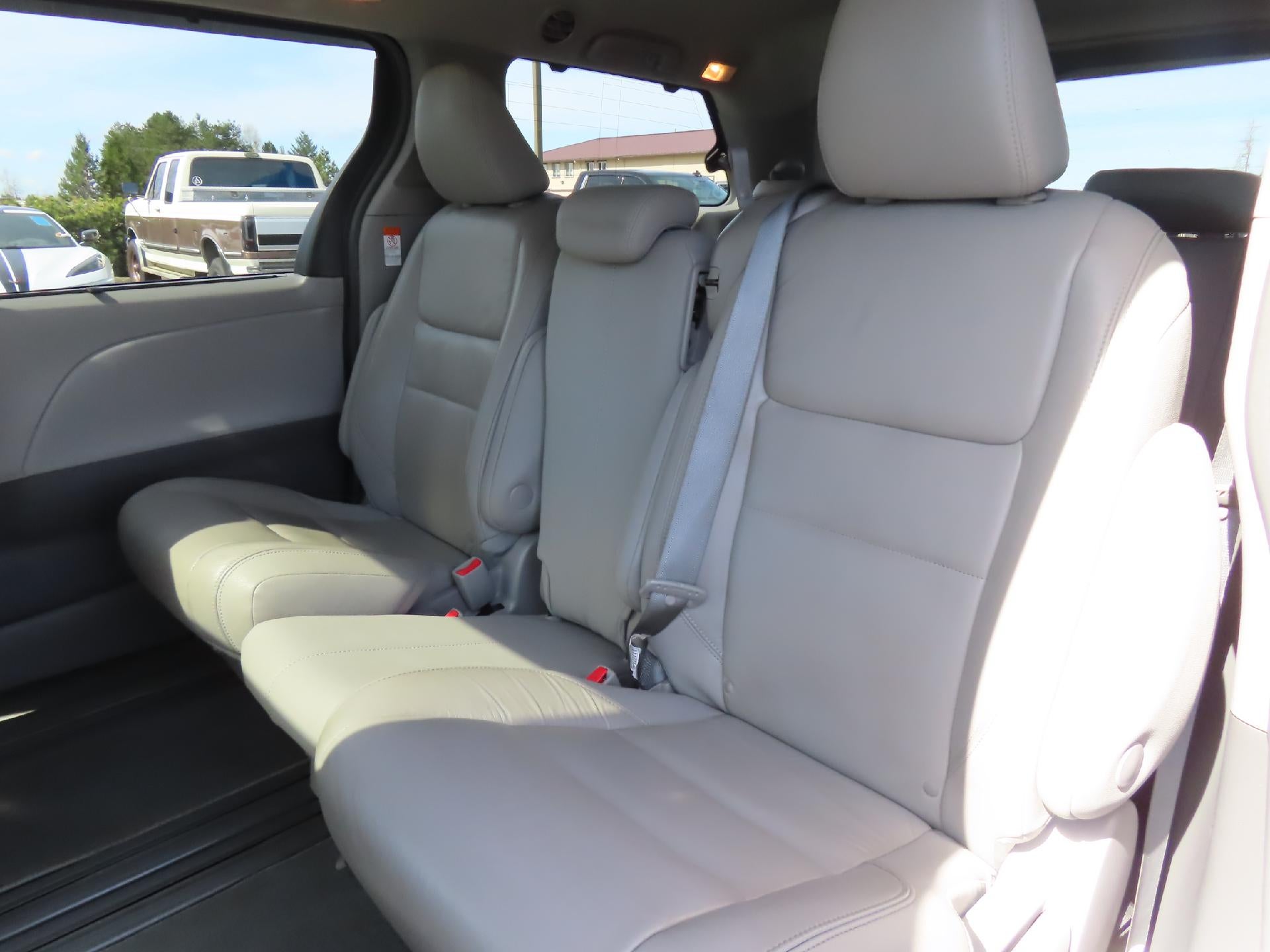 2018 Toyota Sienna XLE Premium