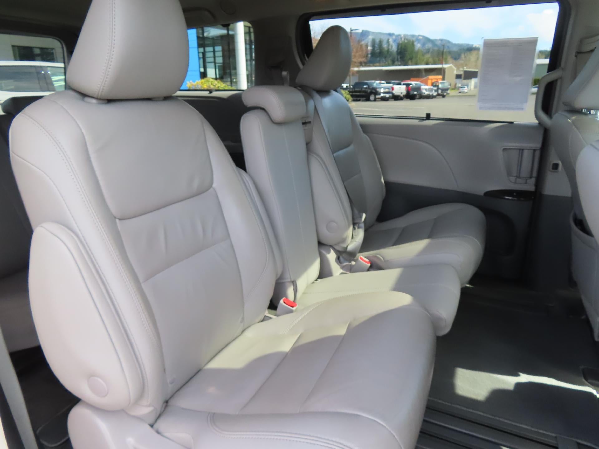 2018 Toyota Sienna XLE Premium