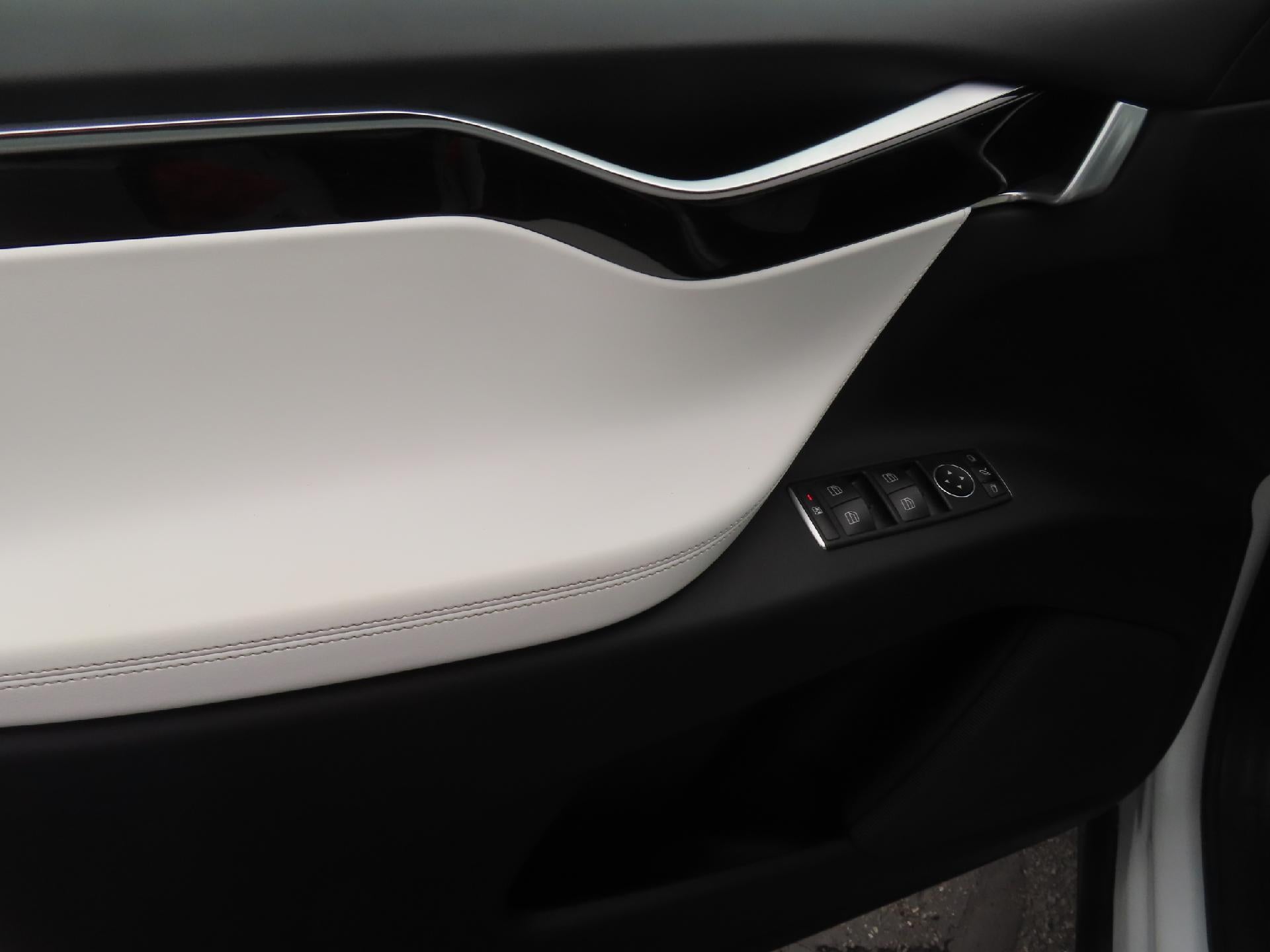 2017 Tesla Model X Base