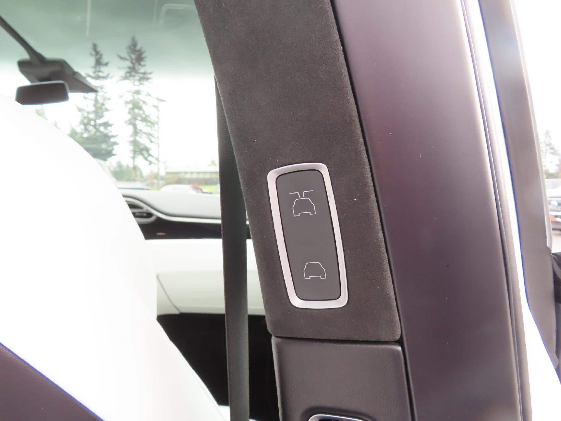 2017 Tesla Model X Base