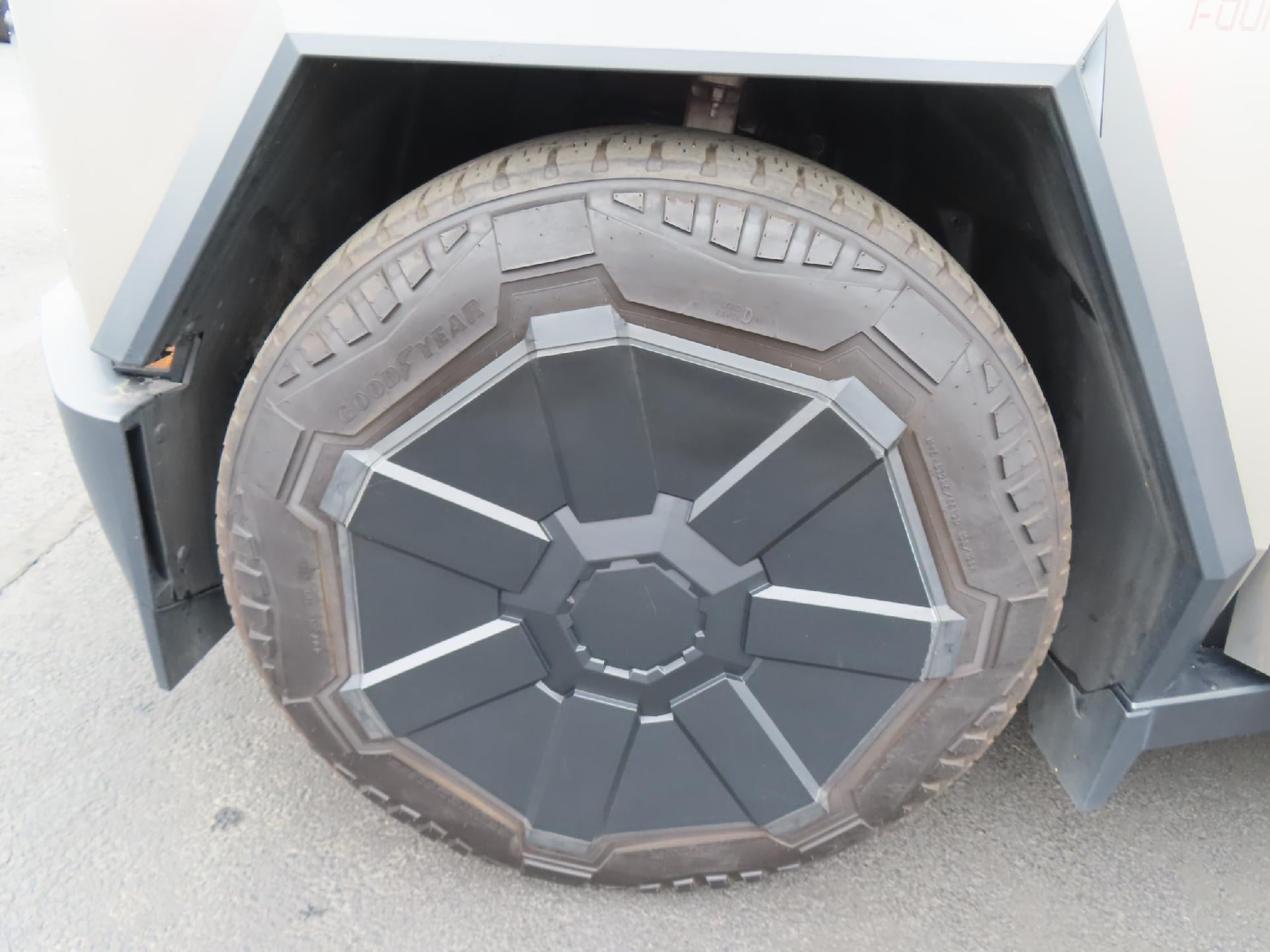 2024 Tesla Cybertruck Base