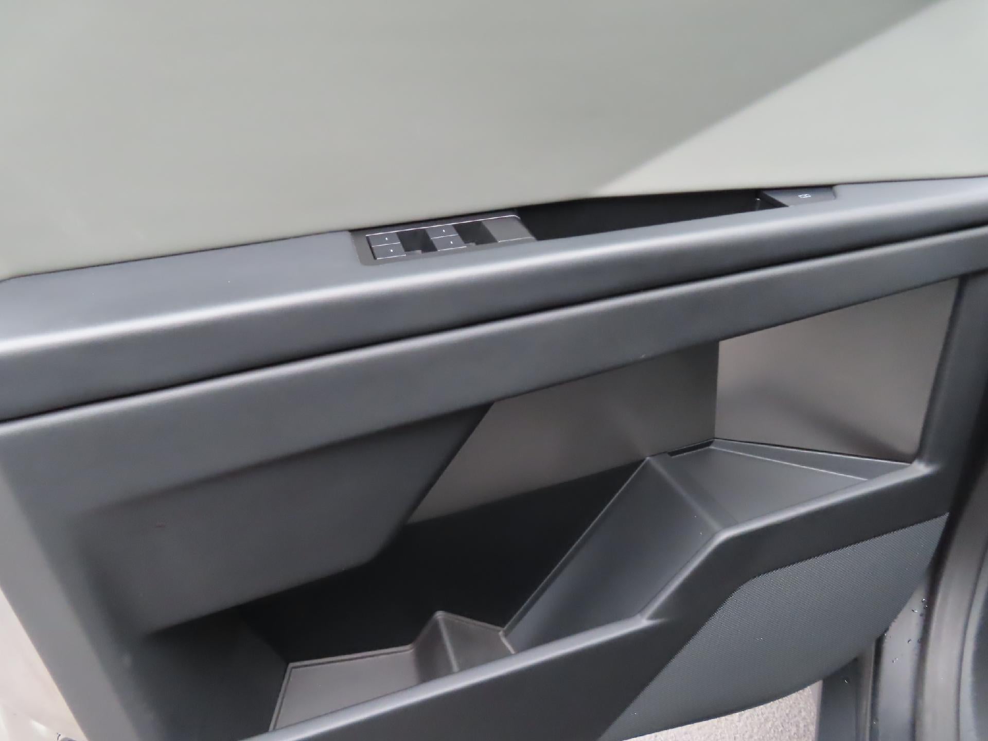 2024 Tesla Cybertruck Base