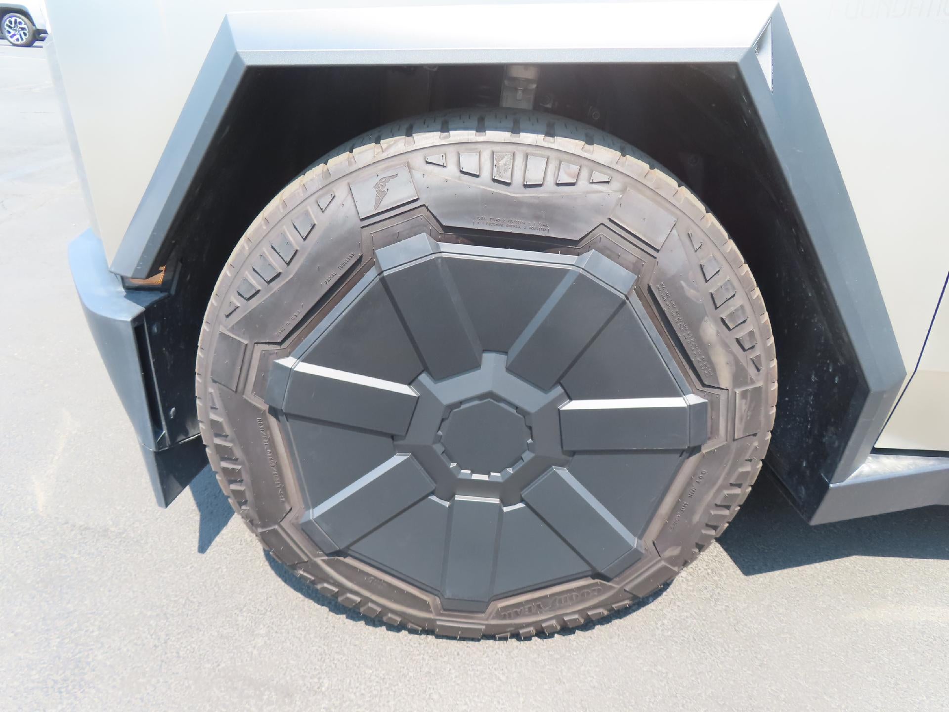 2024 Tesla Cybertruck Base