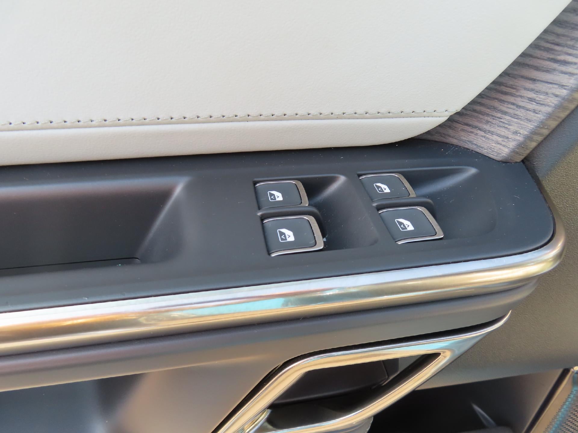 2023 RIVIAN R1S Adventure