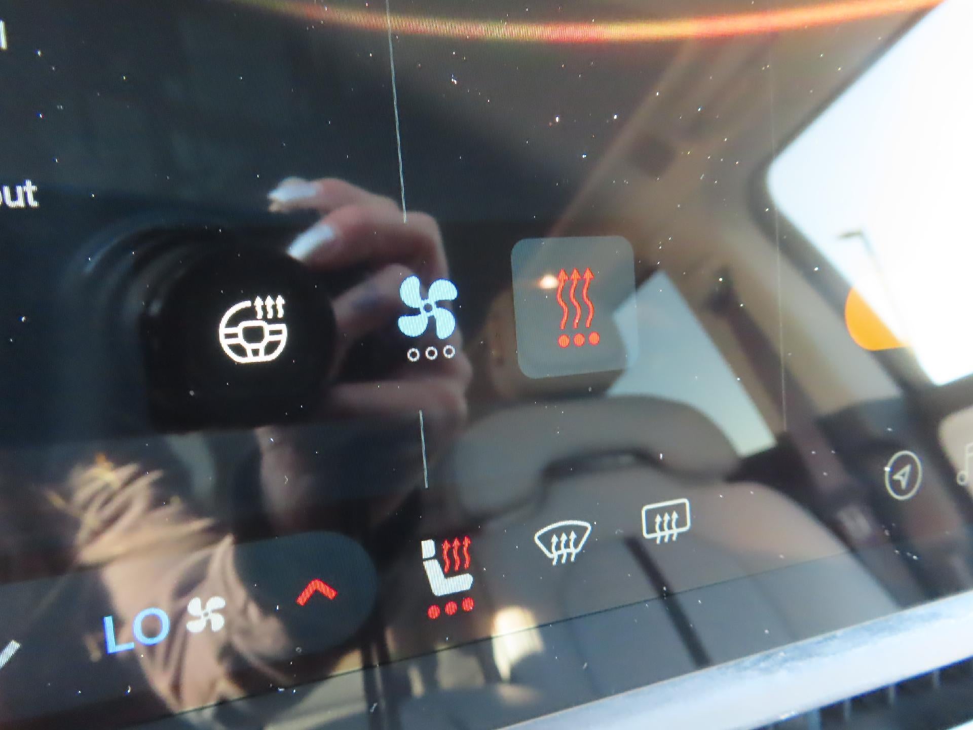 2023 RIVIAN R1S Adventure