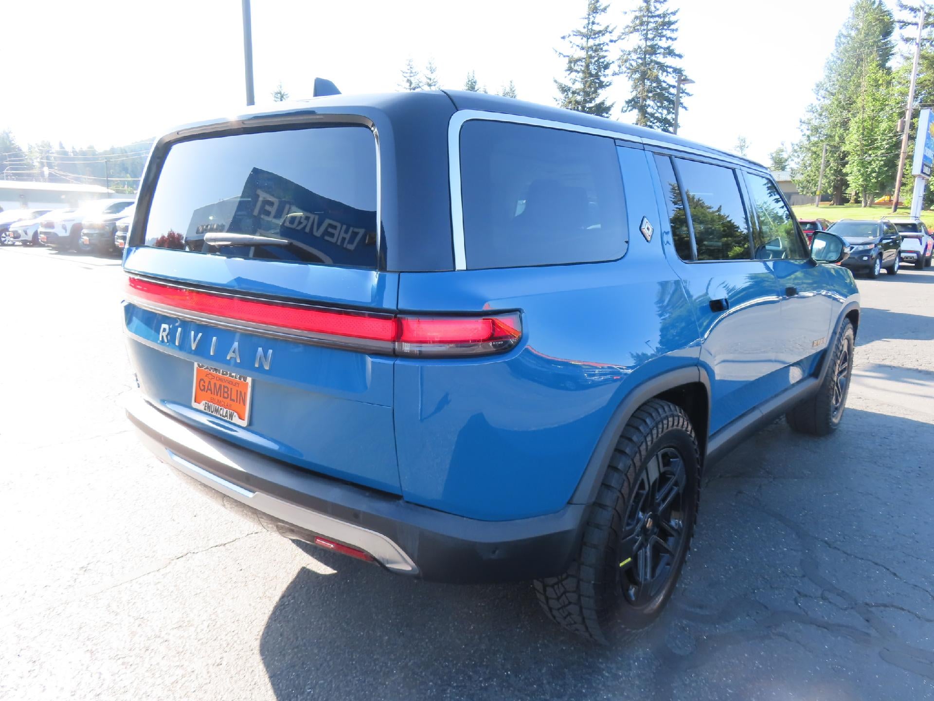 2023 RIVIAN R1S Adventure